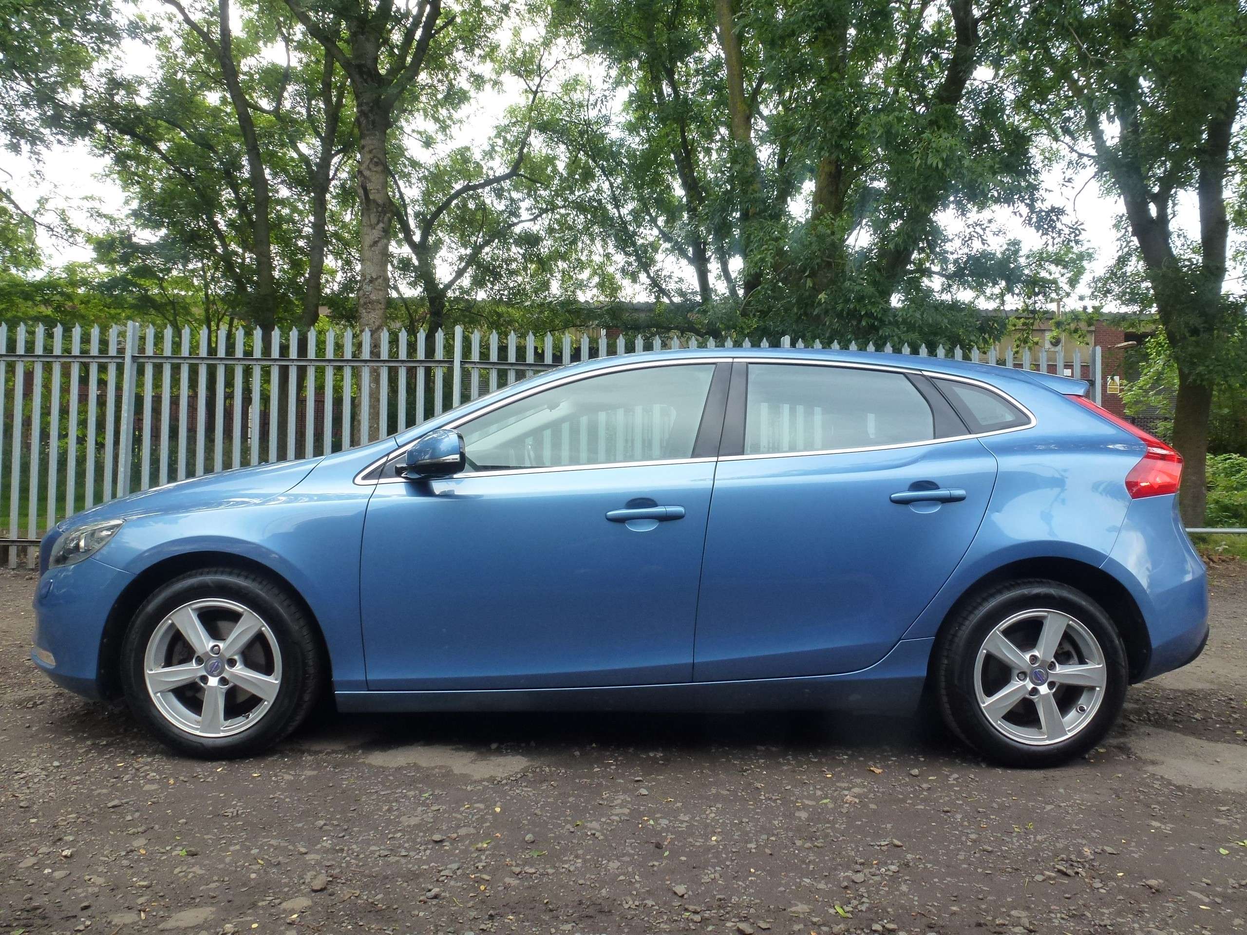 2015 VOLVO V40 2015 VOLVO V40