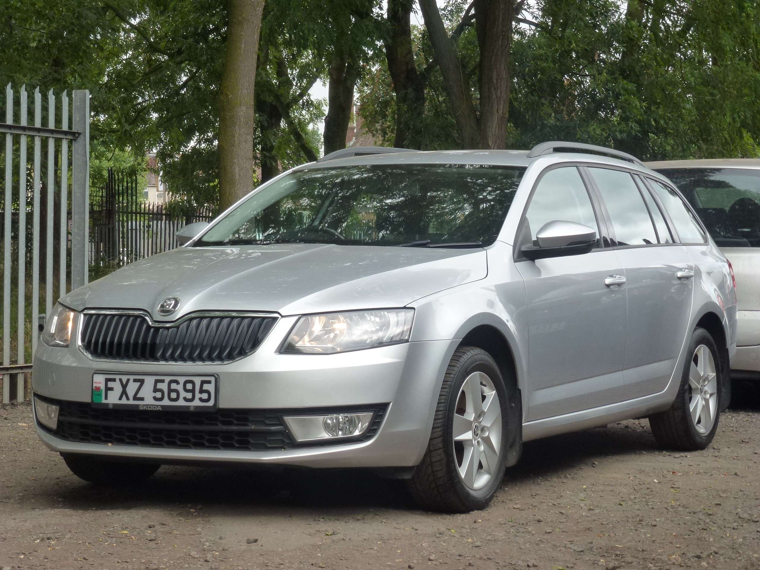 A 2014 SKODA OCTAVIA 1.2 TSI SE Estate 5dr Petrol Manual Euro 5 (s/s) (105 ps) A 2014 SKODA OCTAVIA 1.2 TSI SE Estate 5dr Petrol Manual Euro 5 (s/s) (105 ps)