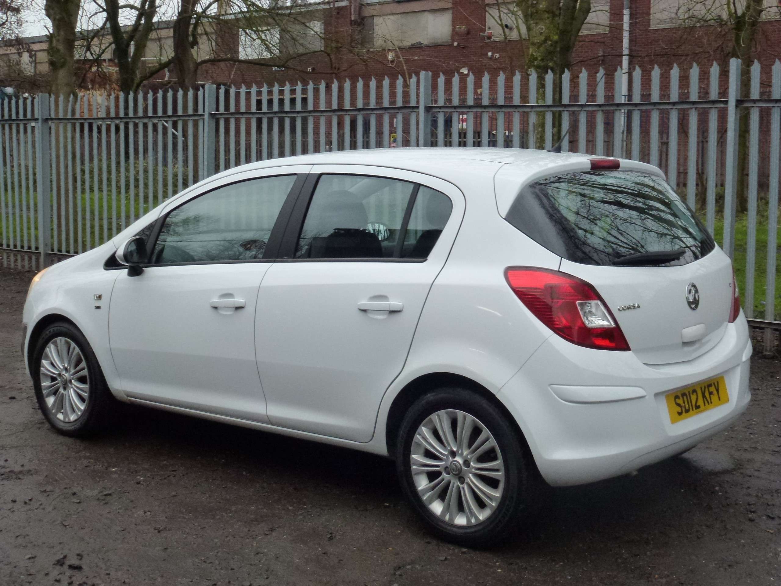 A 2012 VAUXHALL CORSA 1.2i ecoFLEX 16V SE Hatchback 5dr Petrol Manual Euro 5 (s/s) (85 ps) A 2012 VAUXHALL CORSA 1.2i ecoFLEX 16V SE Hatchback 5dr Petrol Manual Euro 5 (s/s) (85 ps)
