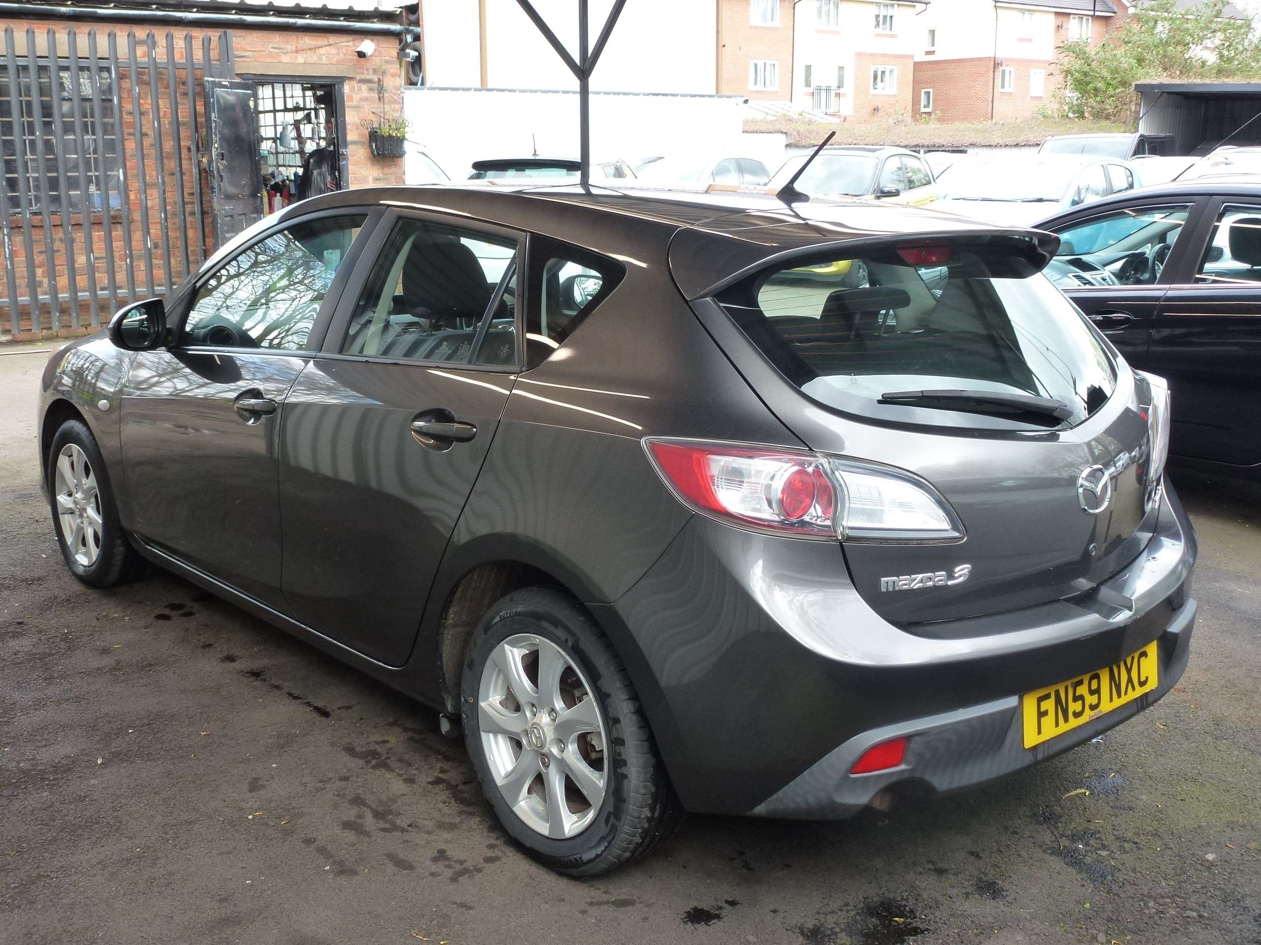 A 2009 MAZDA 3 1.6 TS2 Hatchback 5dr Petrol Manual Euro 4 (105 ps) A 2009 MAZDA 3 1.6 TS2 Hatchback 5dr Petrol Manual Euro 4 (105 ps)