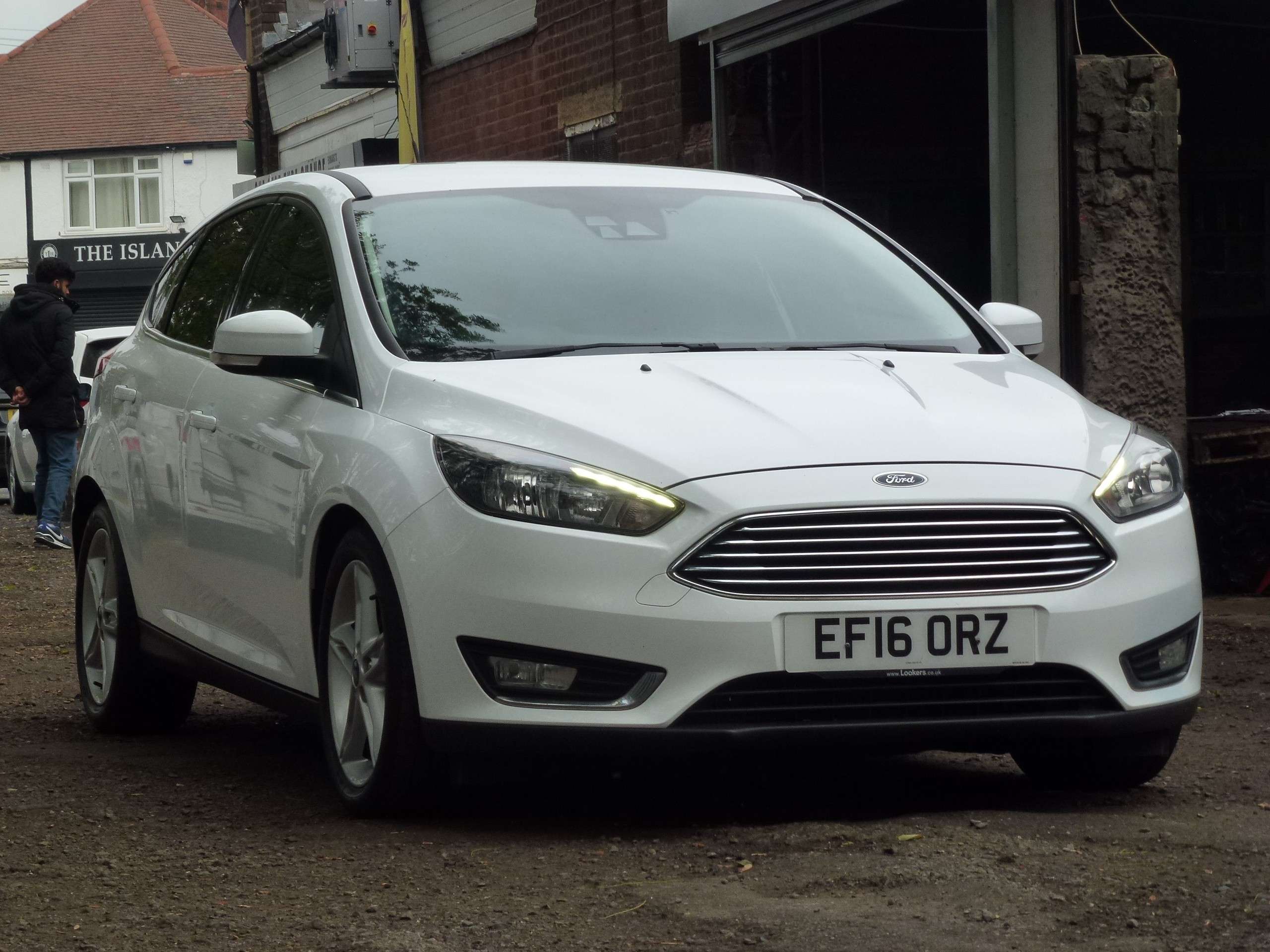 A 2016 FORD FOCUS 1.5T EcoBoost Titanium Hatchback 5dr Petrol Auto Euro 6 (s/s) (150 ps) A 2016 FORD FOCUS 1.5T EcoBoost Titanium Hatchback 5dr Petrol Auto Euro 6 (s/s) (150 ps)