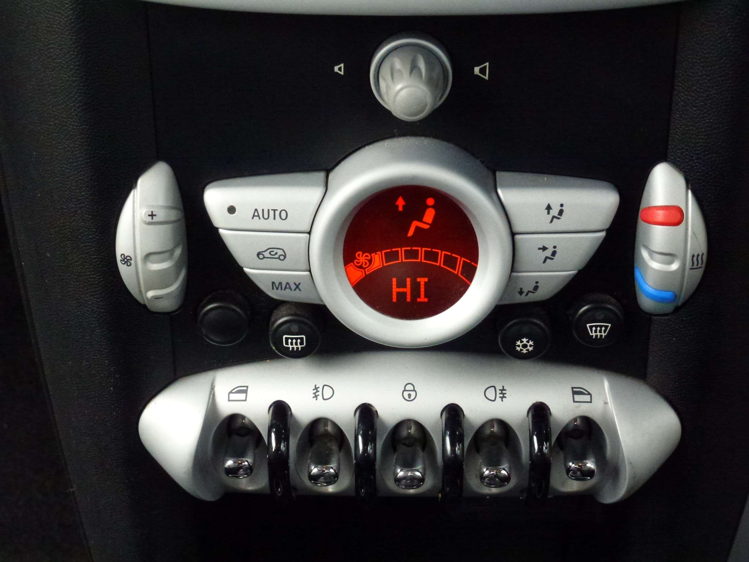 2009 MINI CLUBMAN 2009 MINI CLUBMAN