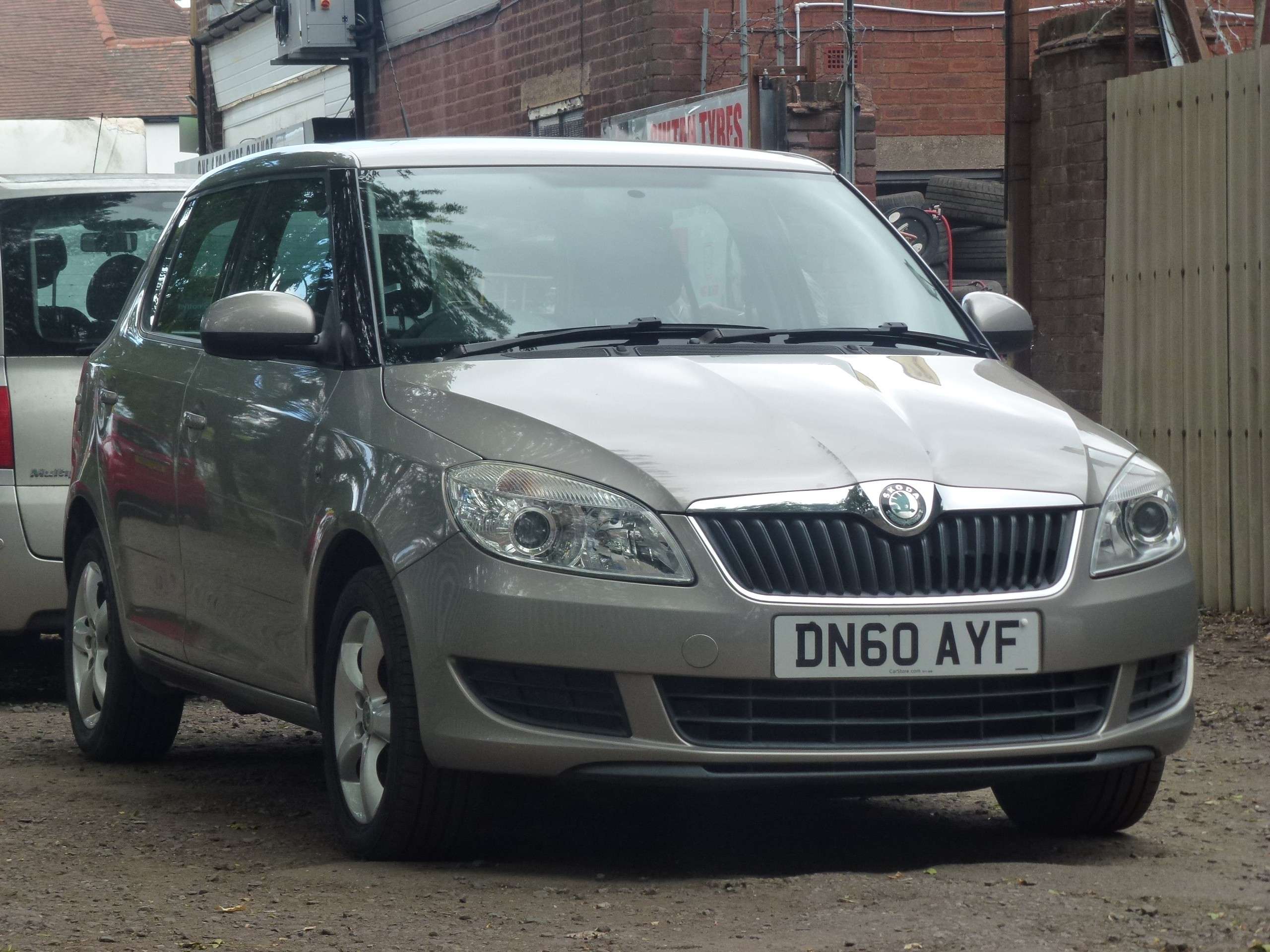 A 2010 SKODA FABIA 1.6 TDI SE Hatchback 5dr Diesel Manual Euro 5 (105 ps) A 2010 SKODA FABIA 1.6 TDI SE Hatchback 5dr Diesel Manual Euro 5 (105 ps)