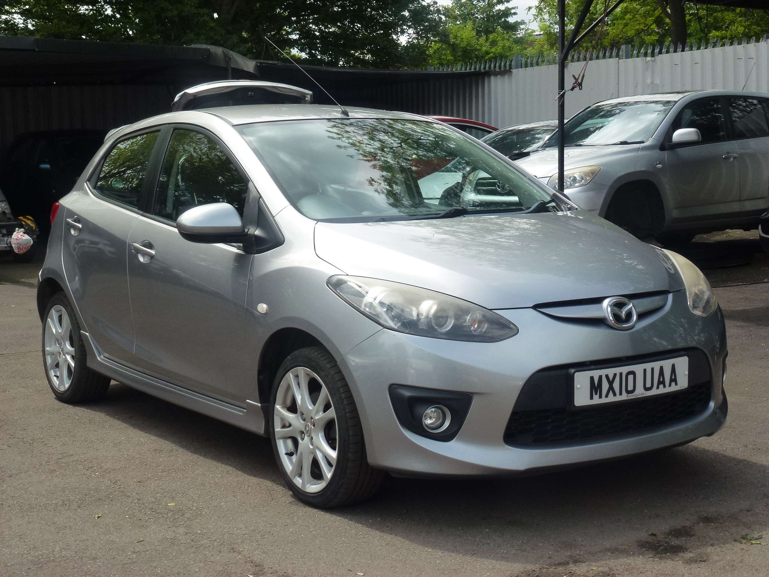 A 2010 MAZDA MAZDA2 1.3 Tamura Hatchback 5dr Petrol Manual Euro 4 (86 ps) A 2010 MAZDA MAZDA2 1.3 Tamura Hatchback 5dr Petrol Manual Euro 4 (86 ps)