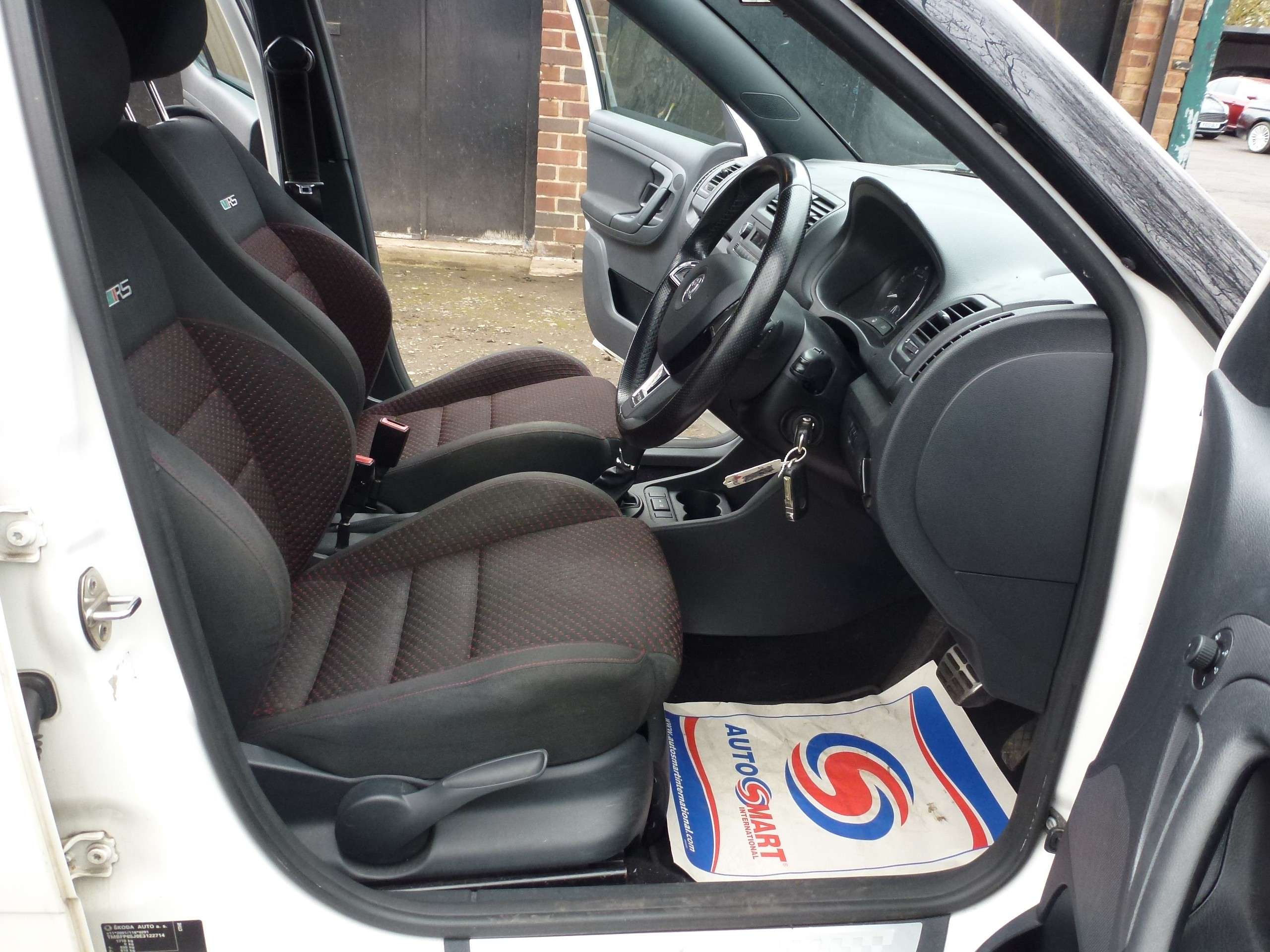 2014 SKODA FABIA 2014 SKODA FABIA