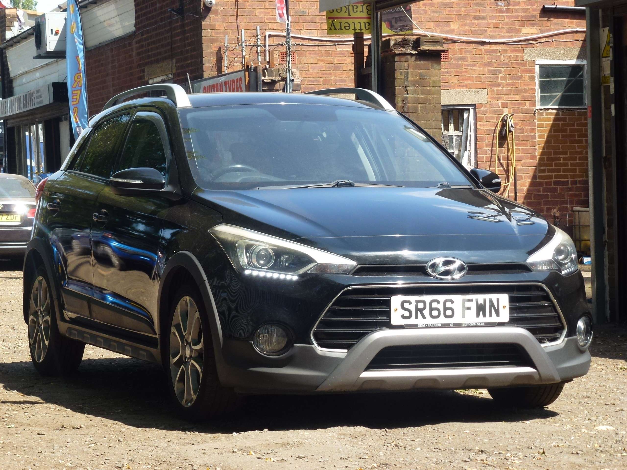 A 2017 HYUNDAI I20 1.0 T-GDi Active Hatchback 5dr Petrol Manual Euro 6 (s/s) (100 ps) A 2017 HYUNDAI I20 1.0 T-GDi Active Hatchback 5dr Petrol Manual Euro 6 (s/s) (100 ps)