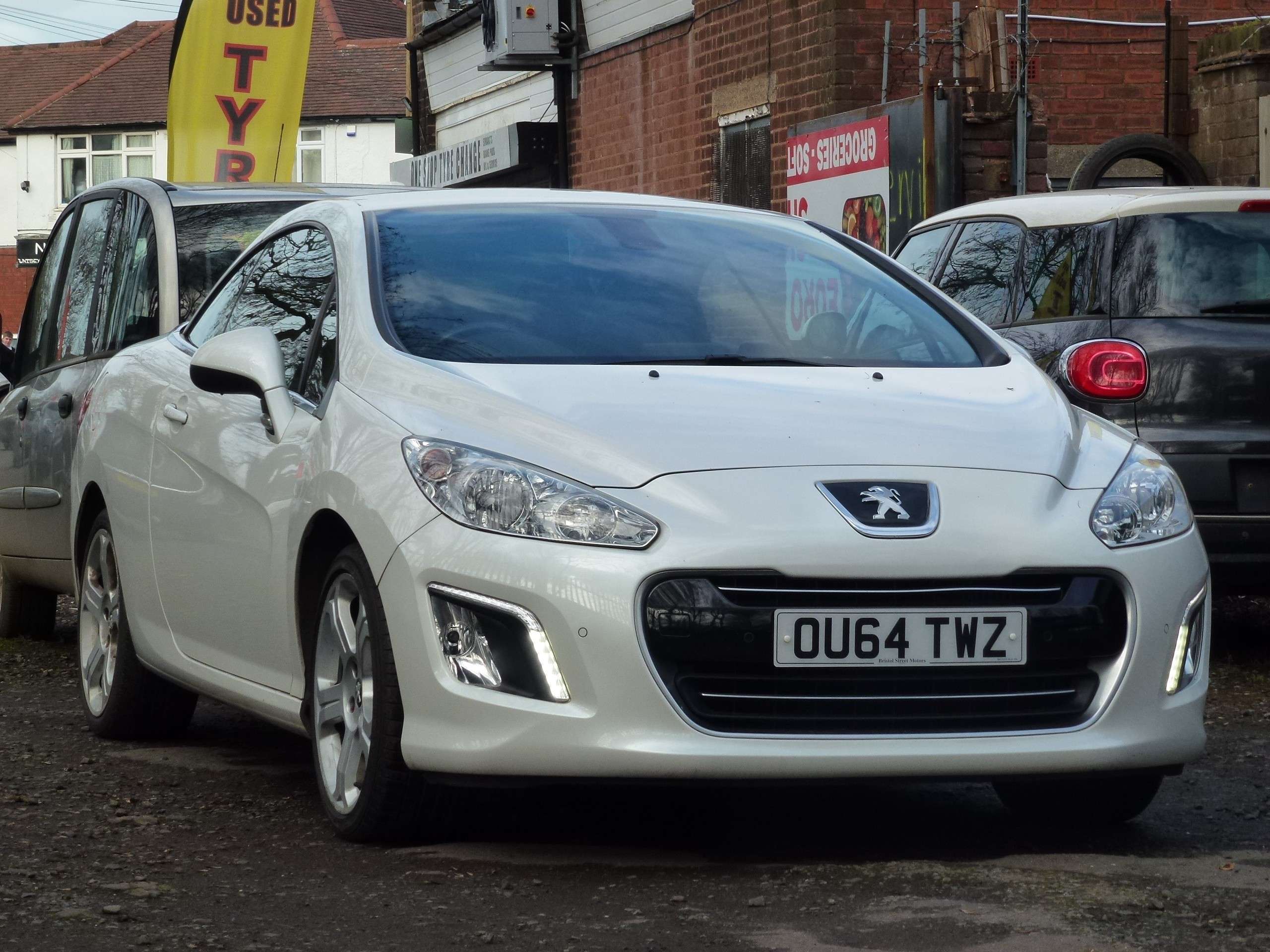 A 2014 PEUGEOT 308 CC 2.0 HDi Allure Convertible 2dr Diesel Tiptronic Euro 5 (163 ps) A 2014 PEUGEOT 308 CC 2.0 HDi Allure Convertible 2dr Diesel Tiptronic Euro 5 (163 ps)