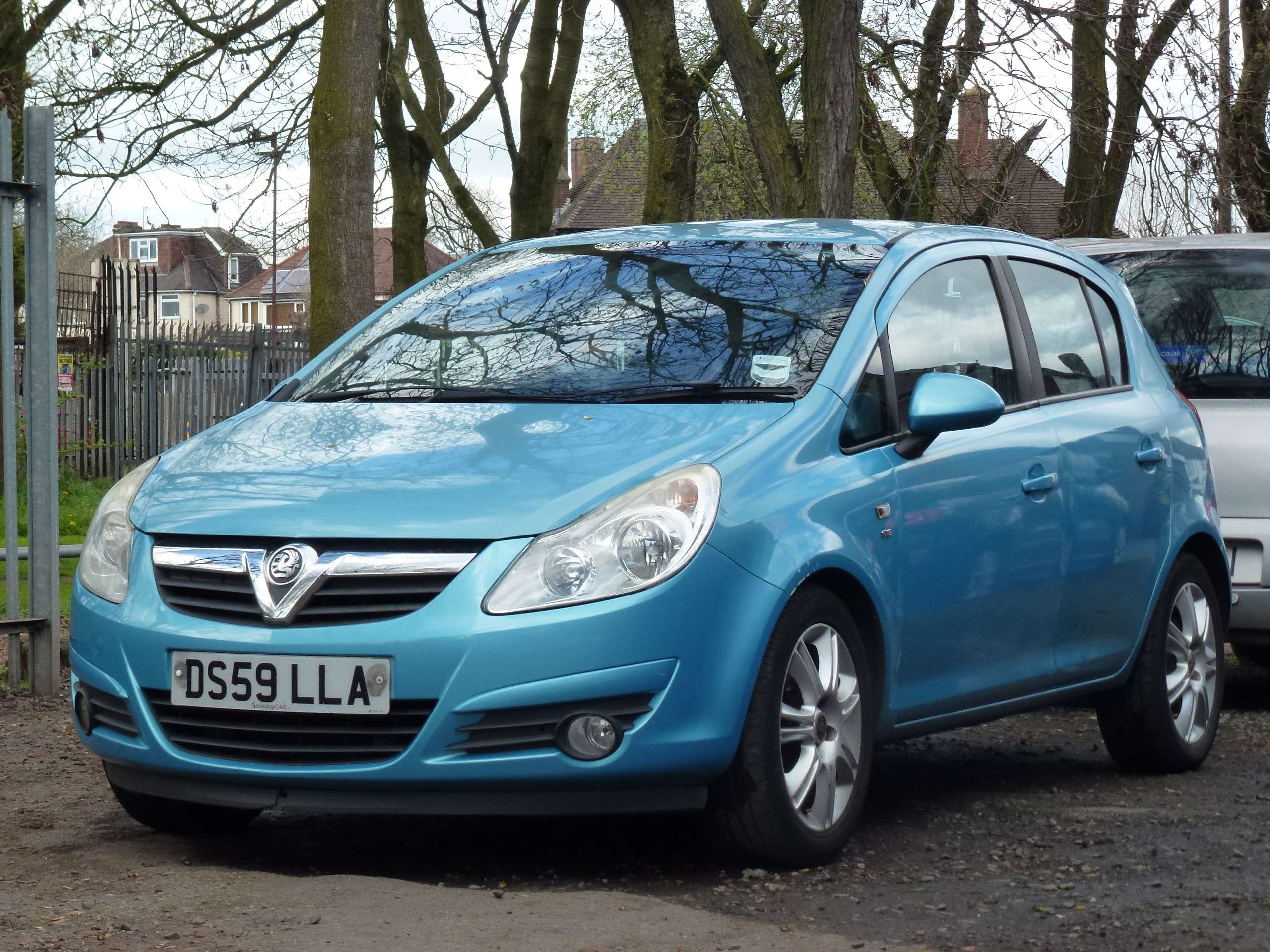 A 2010 VAUXHALL CORSA 1.4i 16v SE Hatchback 5dr Petrol Manual (a/c) (129 g/km, 99 bhp) A 2010 VAUXHALL CORSA 1.4i 16v SE Hatchback 5dr Petrol Manual (a/c) (129 g/km, 99 bhp)