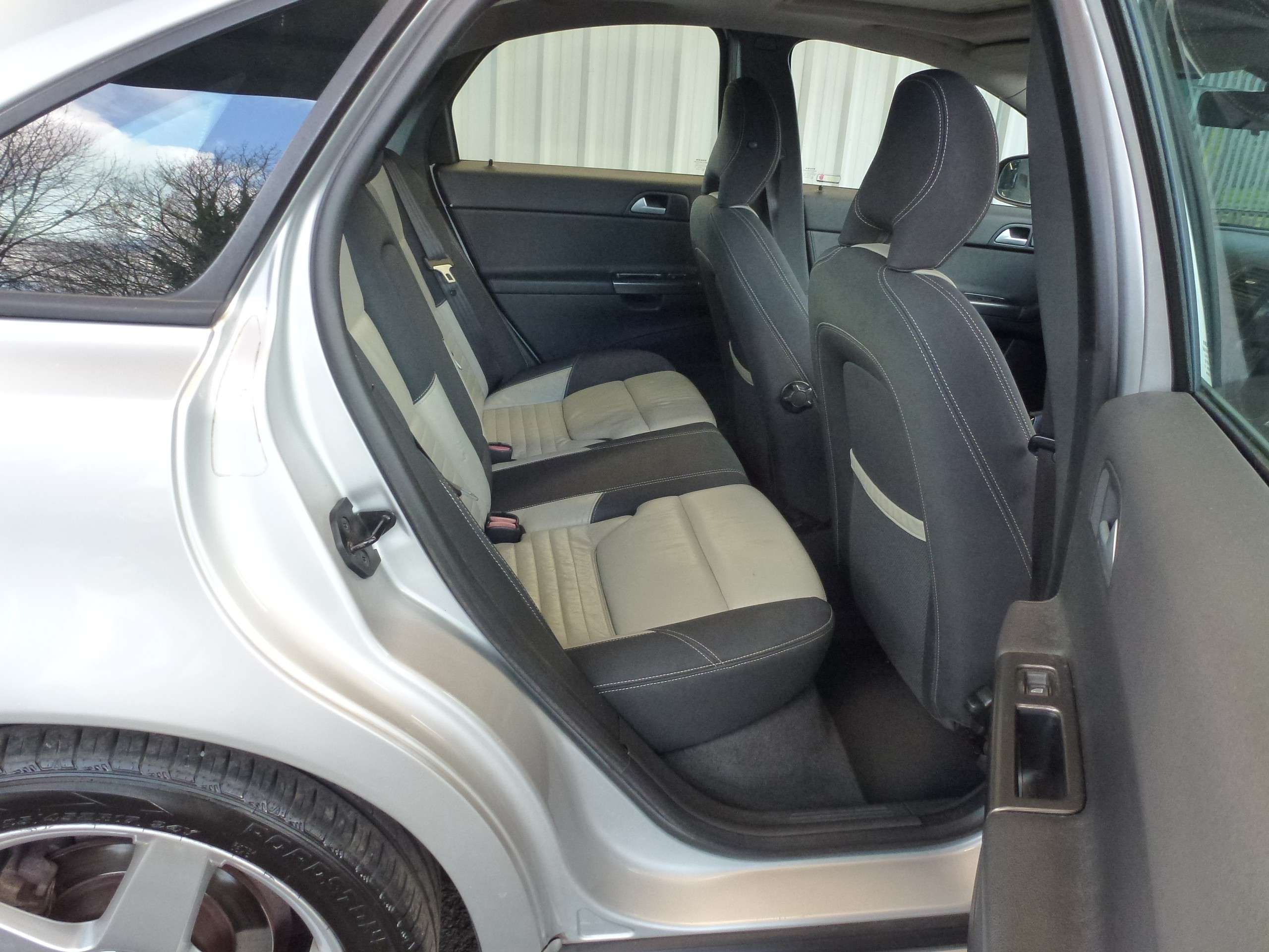 2009 VOLVO S40 2009 VOLVO S40