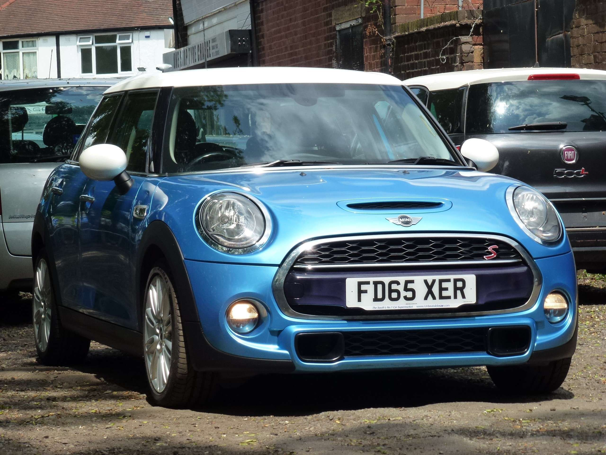 A 2015 MINI HATCH COOPER 2.0 Cooper S D 5dr A 2015 MINI HATCH COOPER 2.0 Cooper S D 5dr