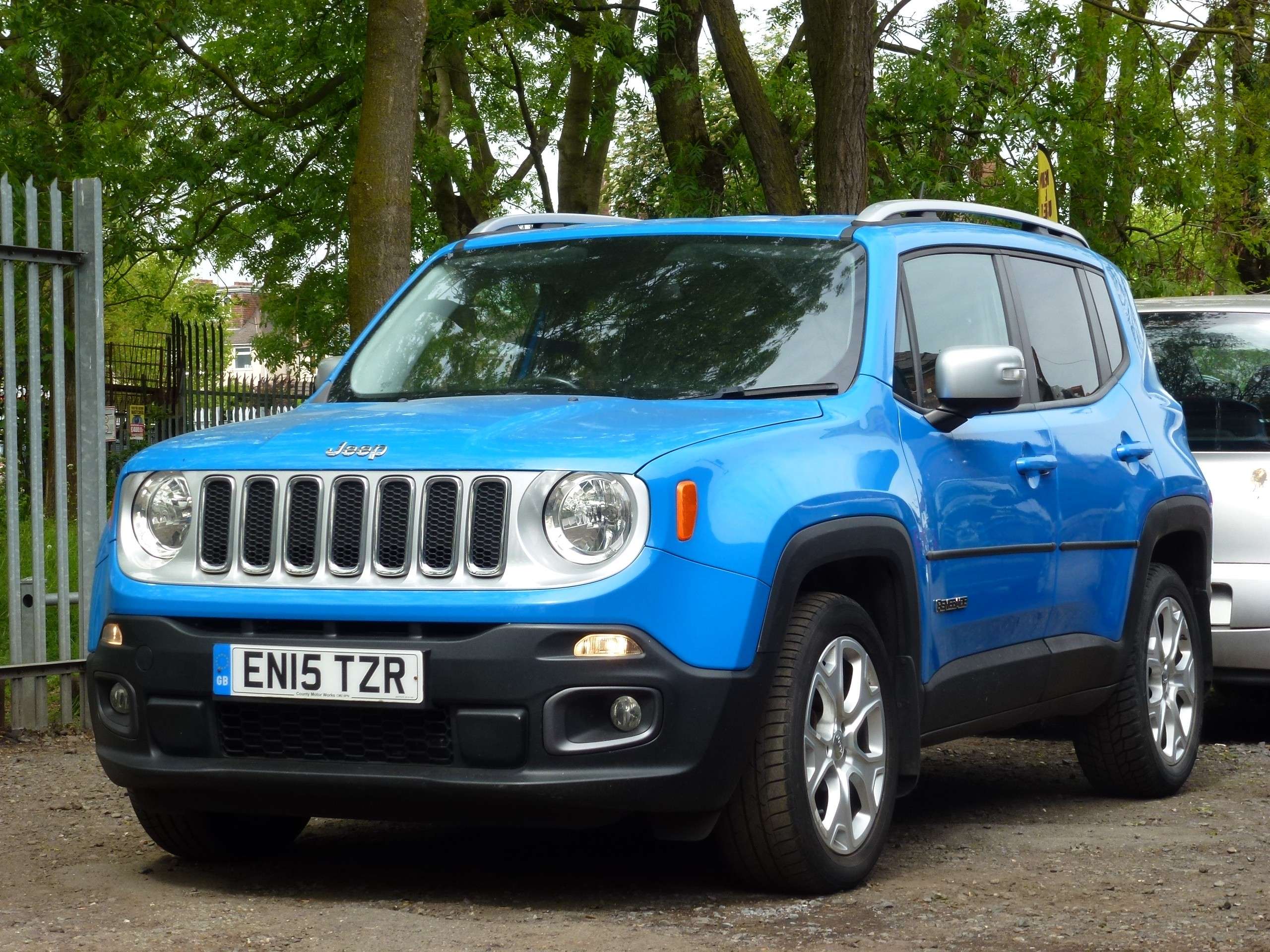 A 2015 JEEP RENEGADE 2.0 MultiJetII Limited SUV 5dr Diesel Auto 4WD Euro 6 (s/s) (140 ps) A 2015 JEEP RENEGADE 2.0 MultiJetII Limited SUV 5dr Diesel Auto 4WD Euro 6 (s/s) (140 ps)