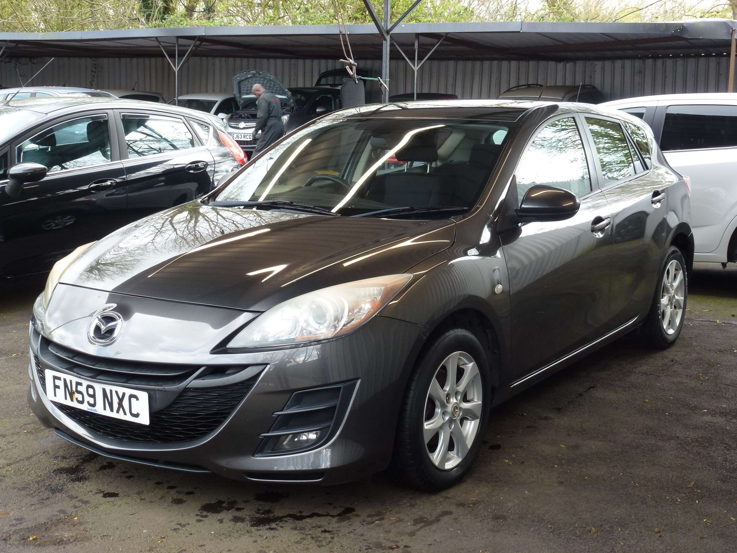 A 2009 MAZDA 3 1.6 TS2 Hatchback 5dr Petrol Manual Euro 4 (105 ps) A 2009 MAZDA 3 1.6 TS2 Hatchback 5dr Petrol Manual Euro 4 (105 ps)
