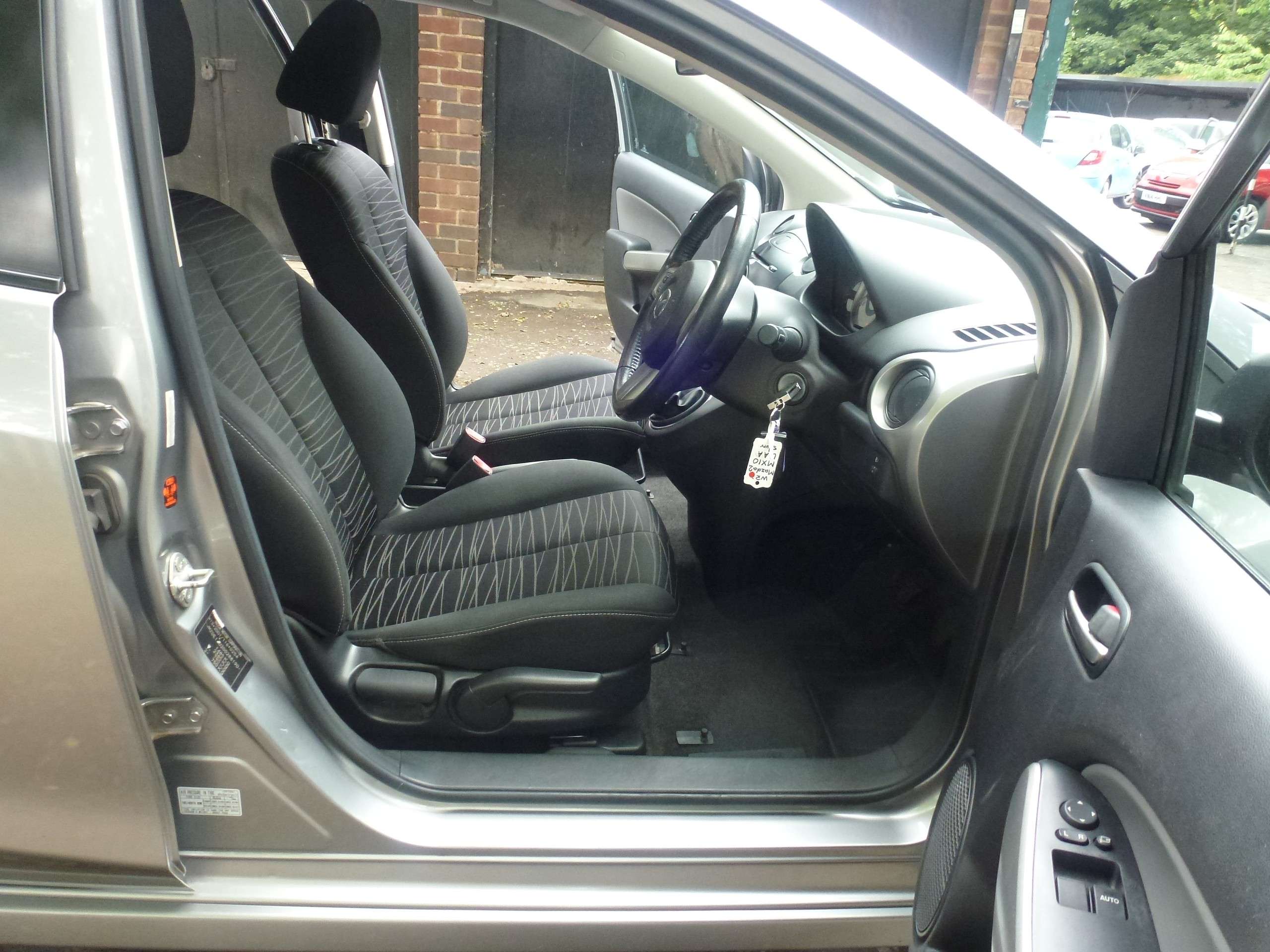 2010 MAZDA MAZDA2 2010 MAZDA MAZDA2
