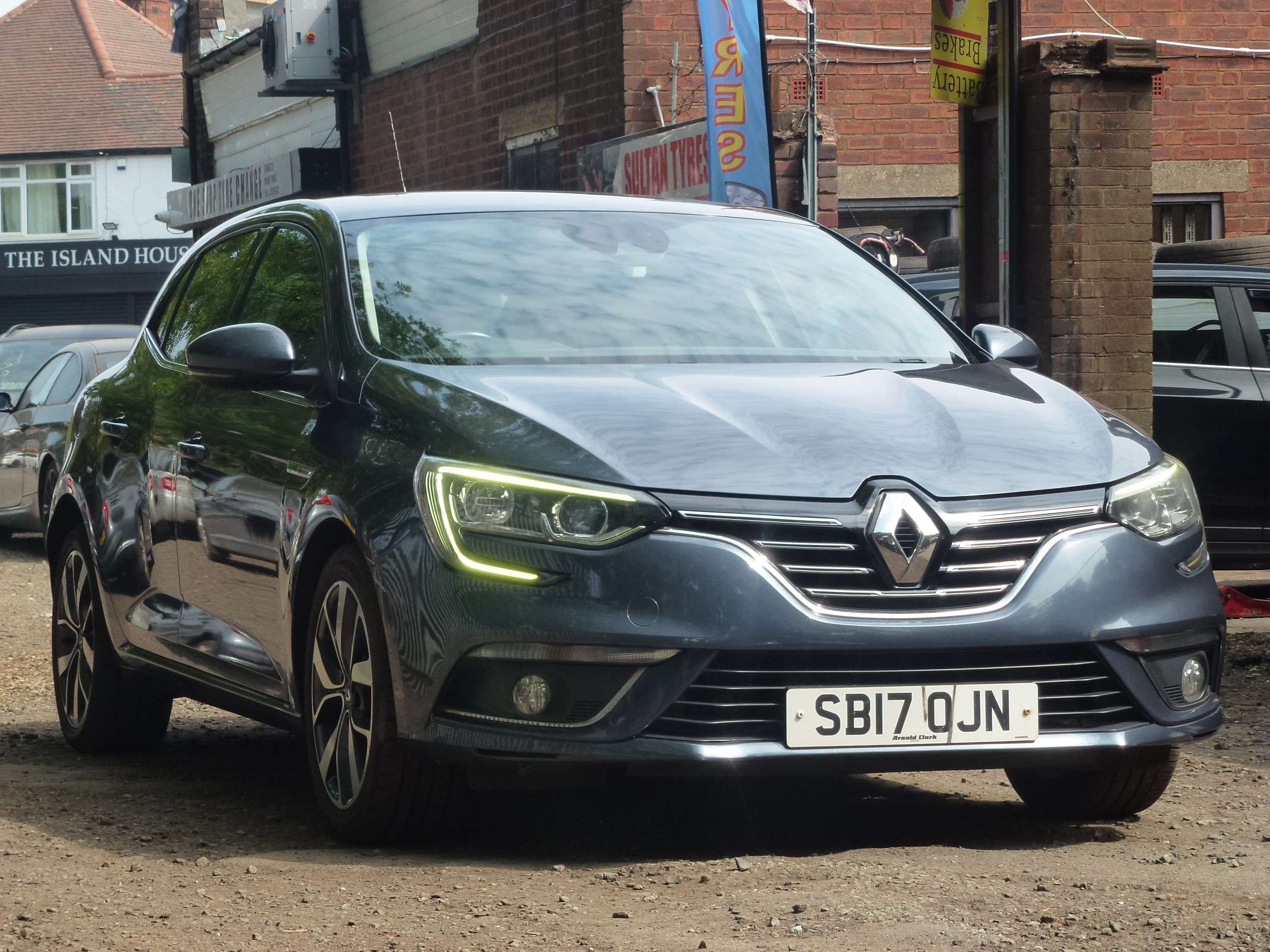 A 2017 RENAULT MEGANE 1.5 dCi Dynamique Nav Hatchback 5dr Diesel Manual Euro 6 (s/s) (110 ps) A 2017 RENAULT MEGANE 1.5 dCi Dynamique Nav Hatchback 5dr Diesel Manual Euro 6 (s/s) (110 ps)