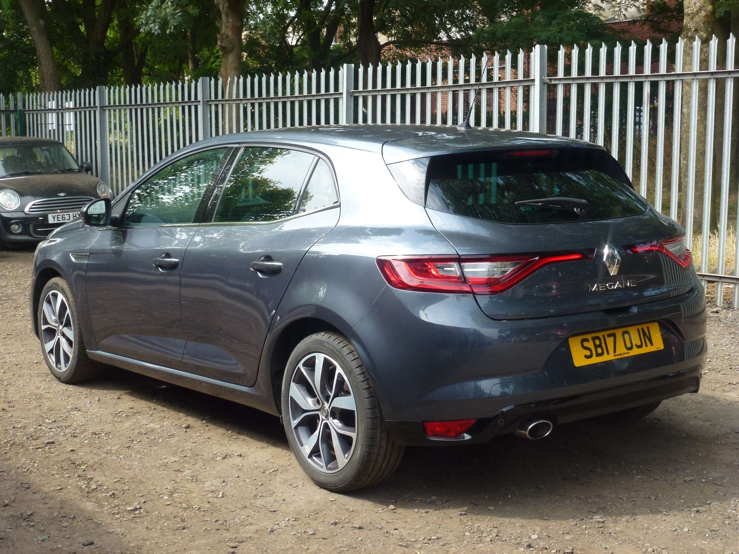 A 2017 RENAULT MEGANE 1.5 dCi Dynamique Nav Hatchback 5dr Diesel Manual Euro 6 (s/s) (110 ps) A 2017 RENAULT MEGANE 1.5 dCi Dynamique Nav Hatchback 5dr Diesel Manual Euro 6 (s/s) (110 ps)