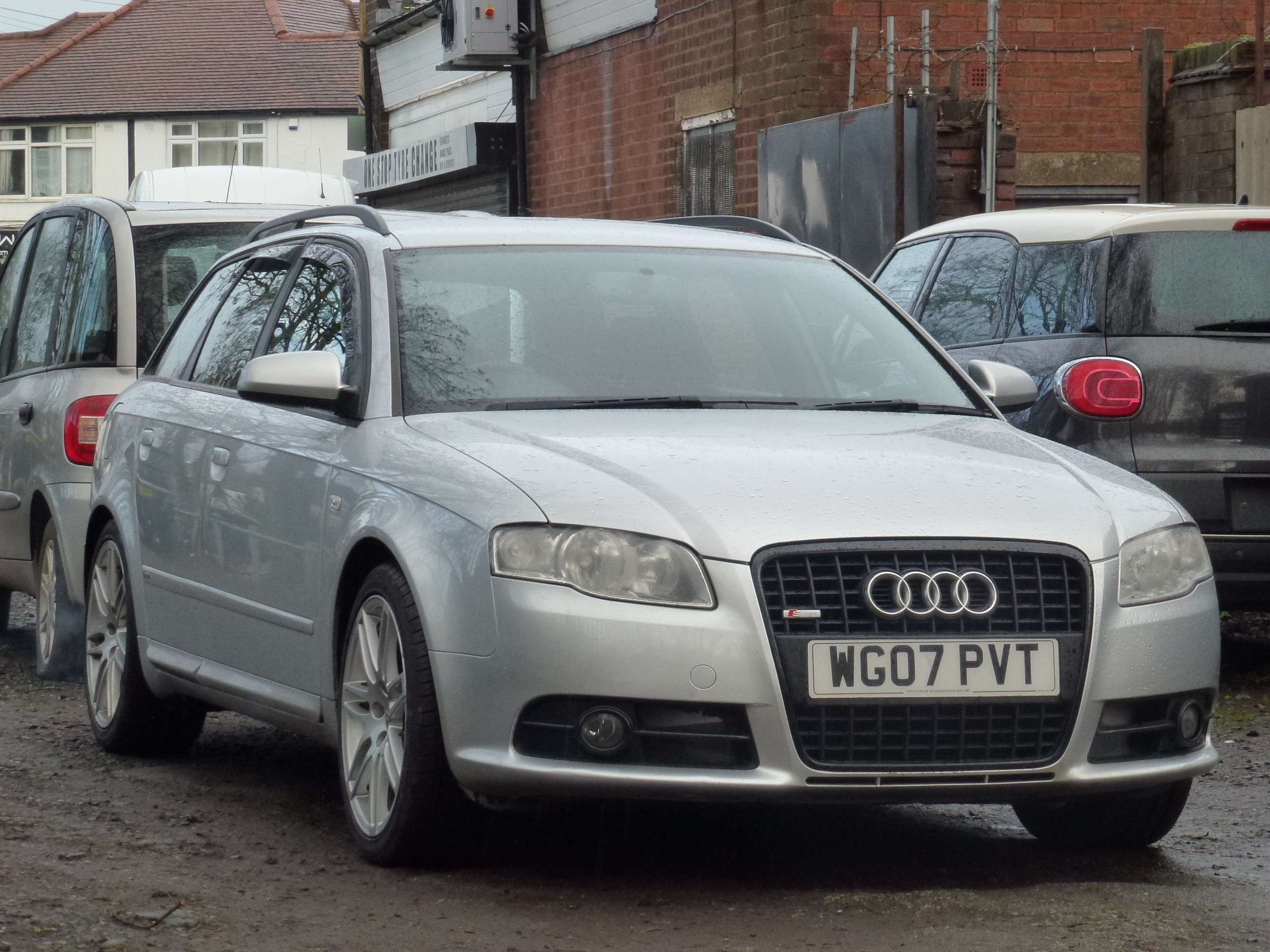 A 2007 AUDI A4 AVANT 2.0 TDI S line Special Edition Estate 5dr Diesel Manual (154 g/km, 168 bhp) A 2007 AUDI A4 AVANT 2.0 TDI S line Special Edition Estate 5dr Diesel Manual (154 g/km, 168 bhp)