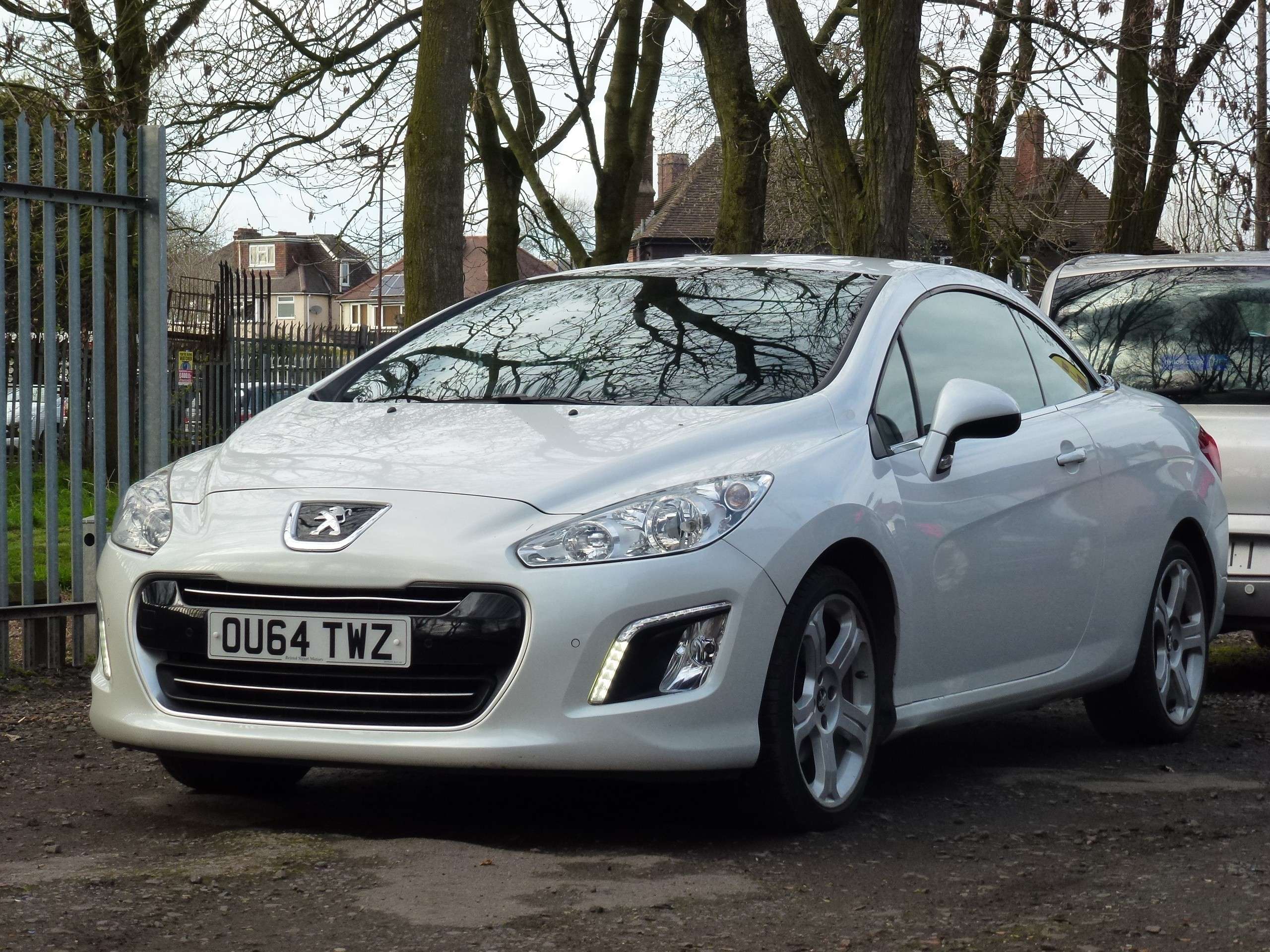 A 2014 PEUGEOT 308 CC 2.0 HDi Allure Convertible 2dr Diesel Tiptronic Euro 5 (163 ps) A 2014 PEUGEOT 308 CC 2.0 HDi Allure Convertible 2dr Diesel Tiptronic Euro 5 (163 ps)