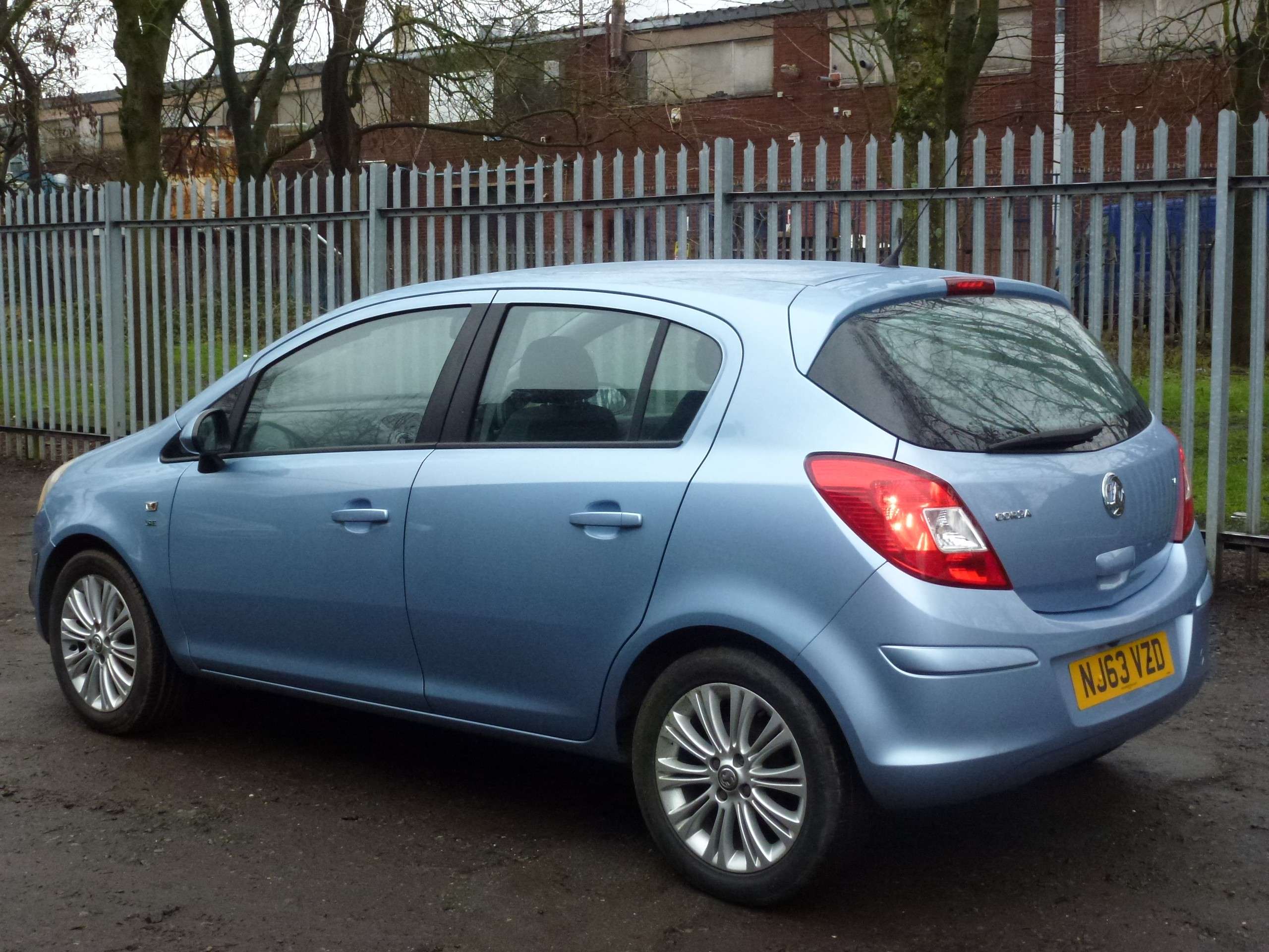 A 2013 VAUXHALL CORSA 1.4 16V SE Hatchback 5dr Petrol Manual Wide Ratio Euro 5 (100 ps) A 2013 VAUXHALL CORSA 1.4 16V SE Hatchback 5dr Petrol Manual Wide Ratio Euro 5 (100 ps)