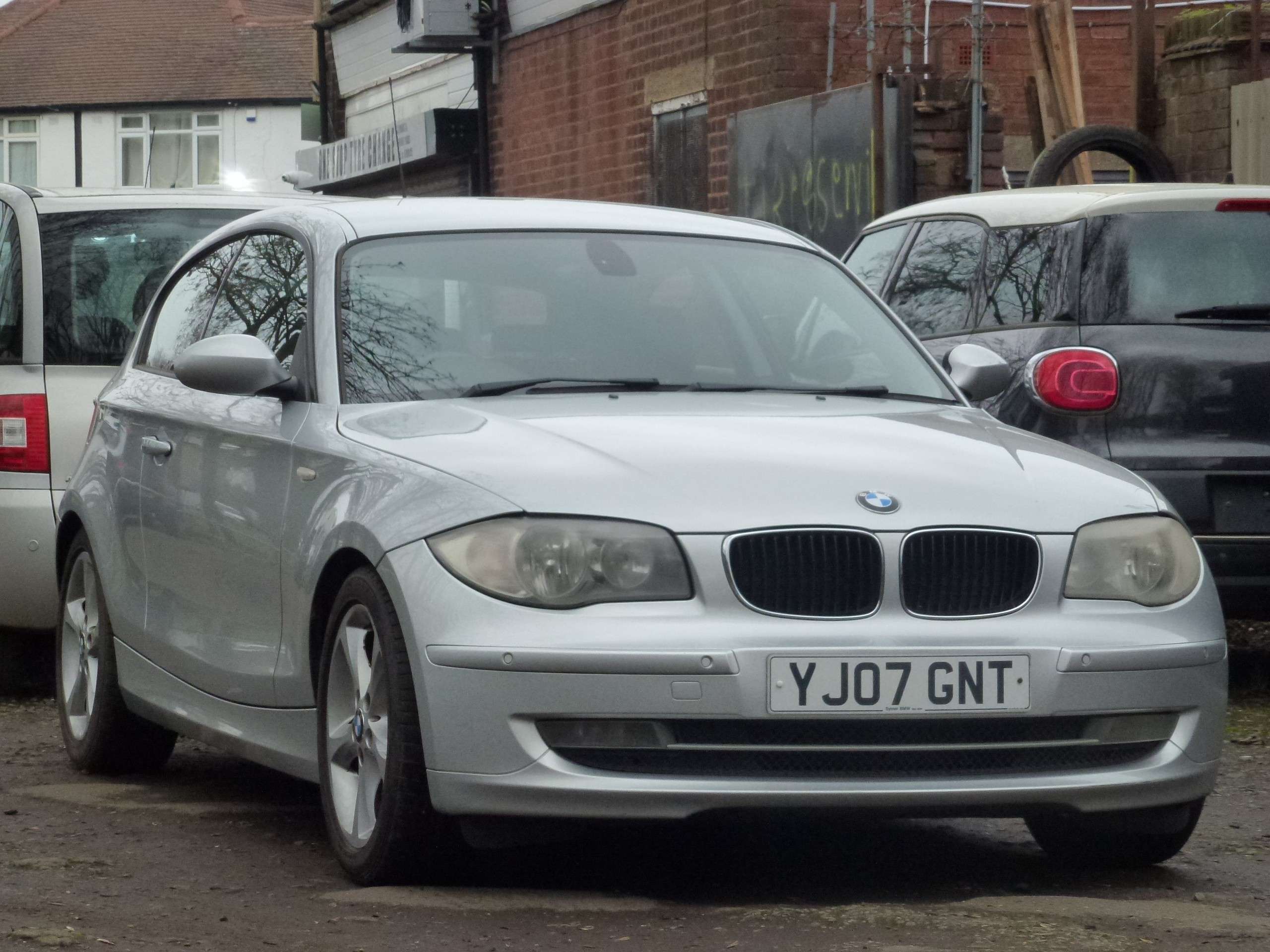 A 2007 BMW 1 SERIES 2.0 120d SE Hatchback 3dr Diesel Steptronic Euro 4 (177 ps) A 2007 BMW 1 SERIES 2.0 120d SE Hatchback 3dr Diesel Steptronic Euro 4 (177 ps)