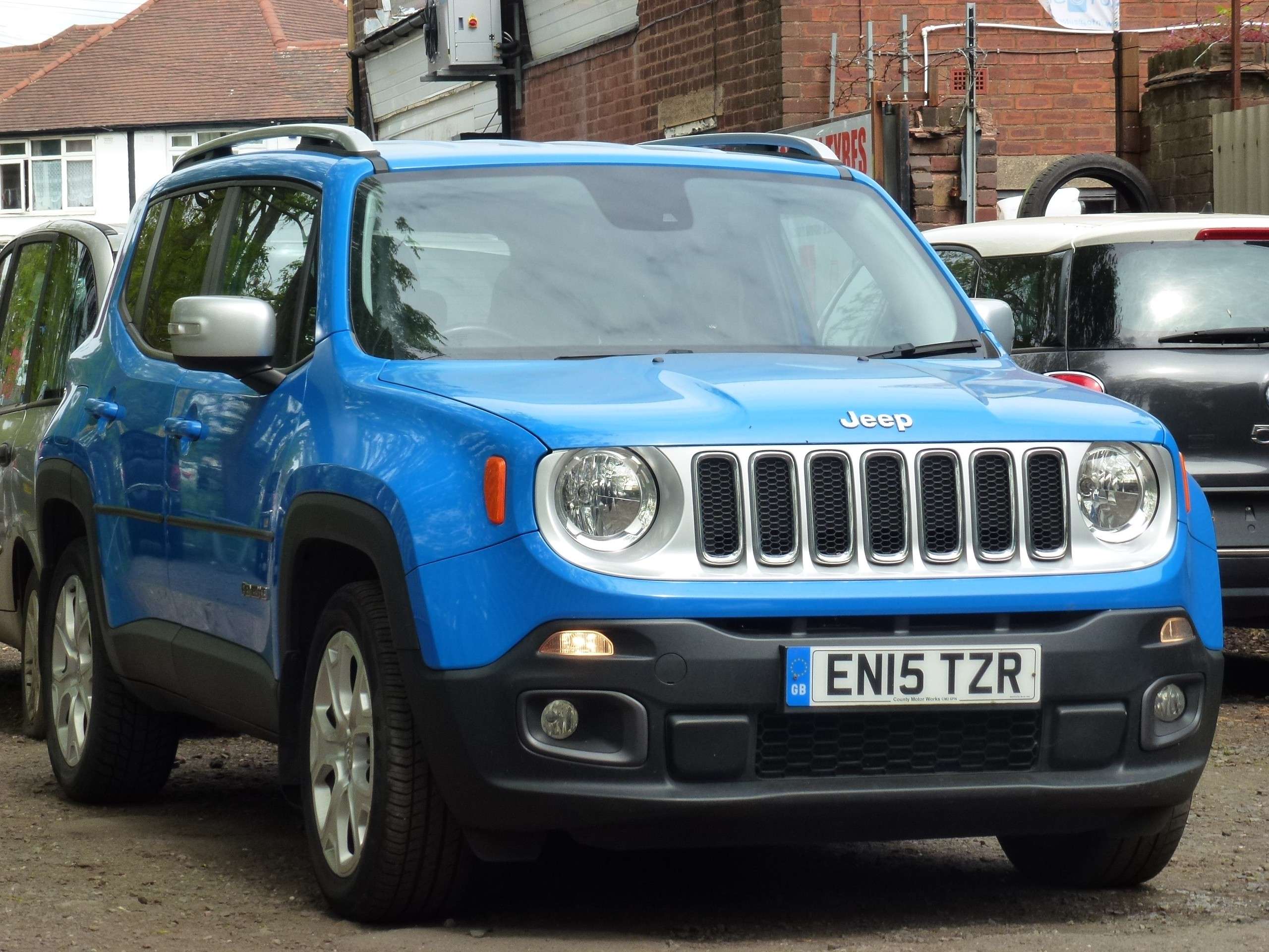 A 2015 JEEP RENEGADE 2.0 MultiJetII Limited SUV 5dr Diesel Auto 4WD Euro 6 (s/s) (140 ps) A 2015 JEEP RENEGADE 2.0 MultiJetII Limited SUV 5dr Diesel Auto 4WD Euro 6 (s/s) (140 ps)