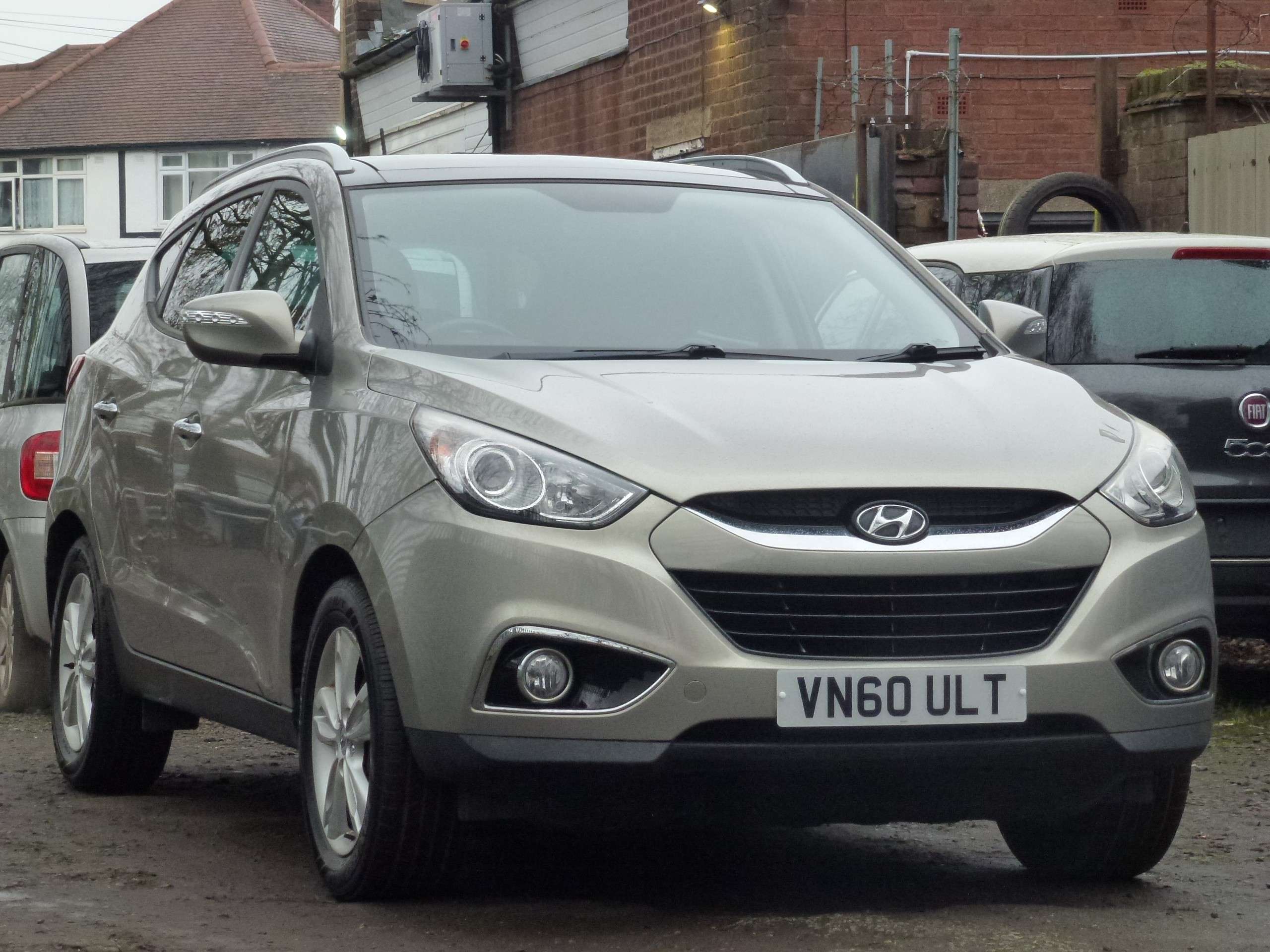 A 2010 HYUNDAI IX35 1.7 CRDi Premium SUV 5dr Diesel Manual Euro 5 (s/s) (115 ps) A 2010 HYUNDAI IX35 1.7 CRDi Premium SUV 5dr Diesel Manual Euro 5 (s/s) (115 ps)