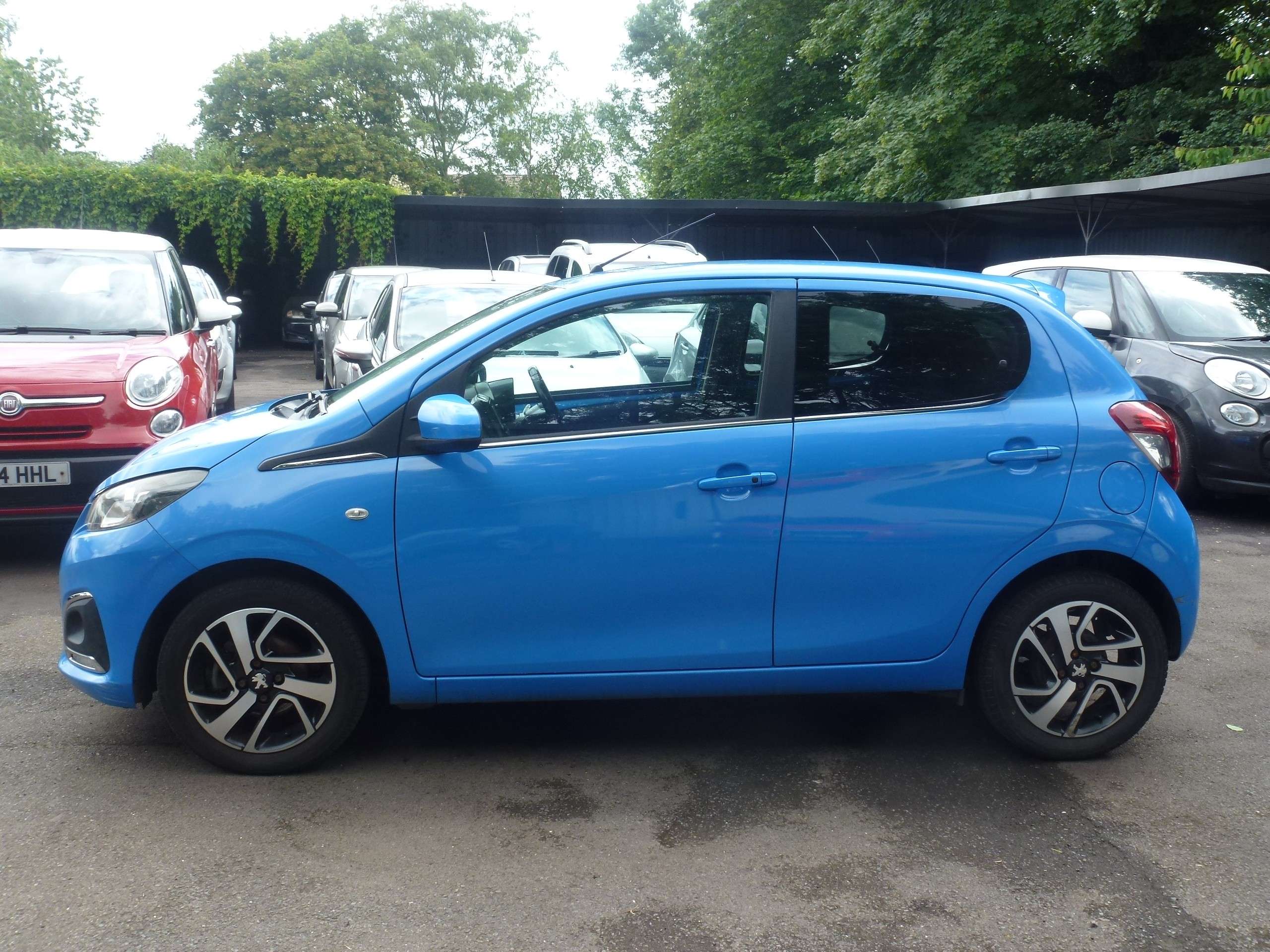 A 2015 PEUGEOT 108 1.2 PureTech Allure Hatchback 5dr Petrol Manual Euro 6 (82 ps) A 2015 PEUGEOT 108 1.2 PureTech Allure Hatchback 5dr Petrol Manual Euro 6 (82 ps)