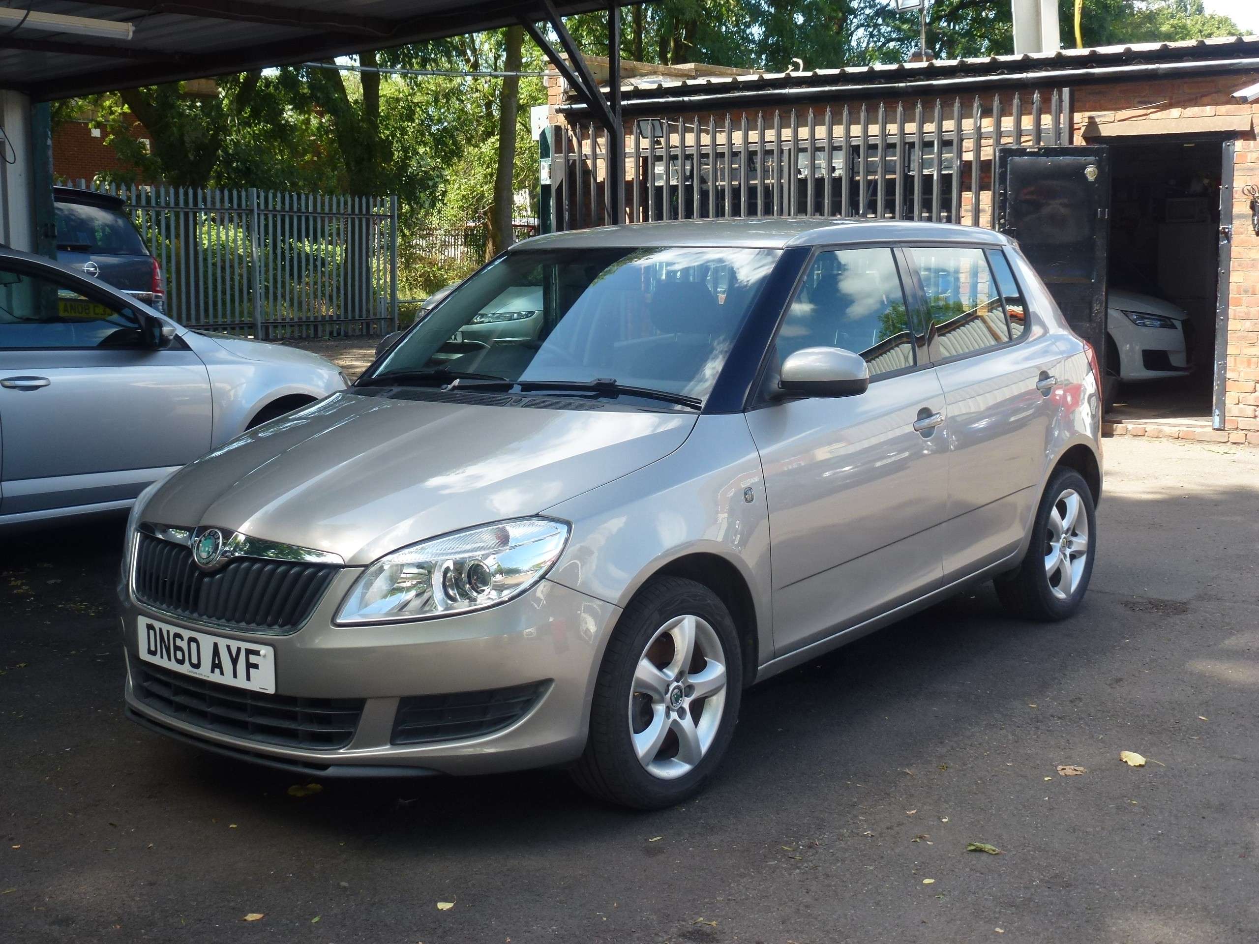 A 2010 SKODA FABIA 1.6 TDI SE Hatchback 5dr Diesel Manual Euro 5 (105 ps) A 2010 SKODA FABIA 1.6 TDI SE Hatchback 5dr Diesel Manual Euro 5 (105 ps)