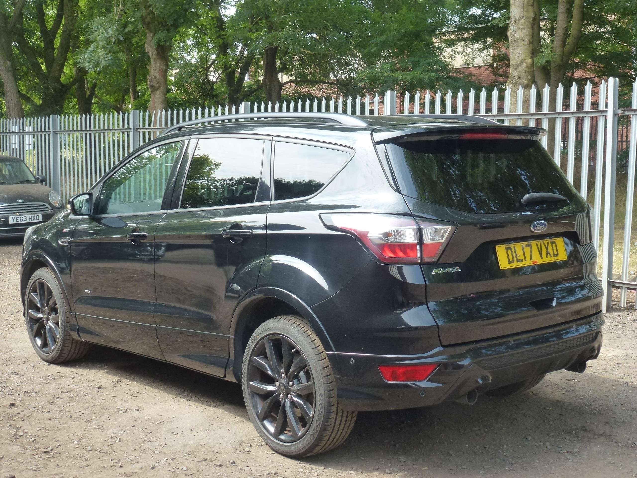 A 2017 FORD KUGA 2.0 TDCi EcoBlue ST-Line SUV 5dr Diesel Manual AWD Euro 6 (s/s) (180 ps) A 2017 FORD KUGA 2.0 TDCi EcoBlue ST-Line SUV 5dr Diesel Manual AWD Euro 6 (s/s) (180 ps)