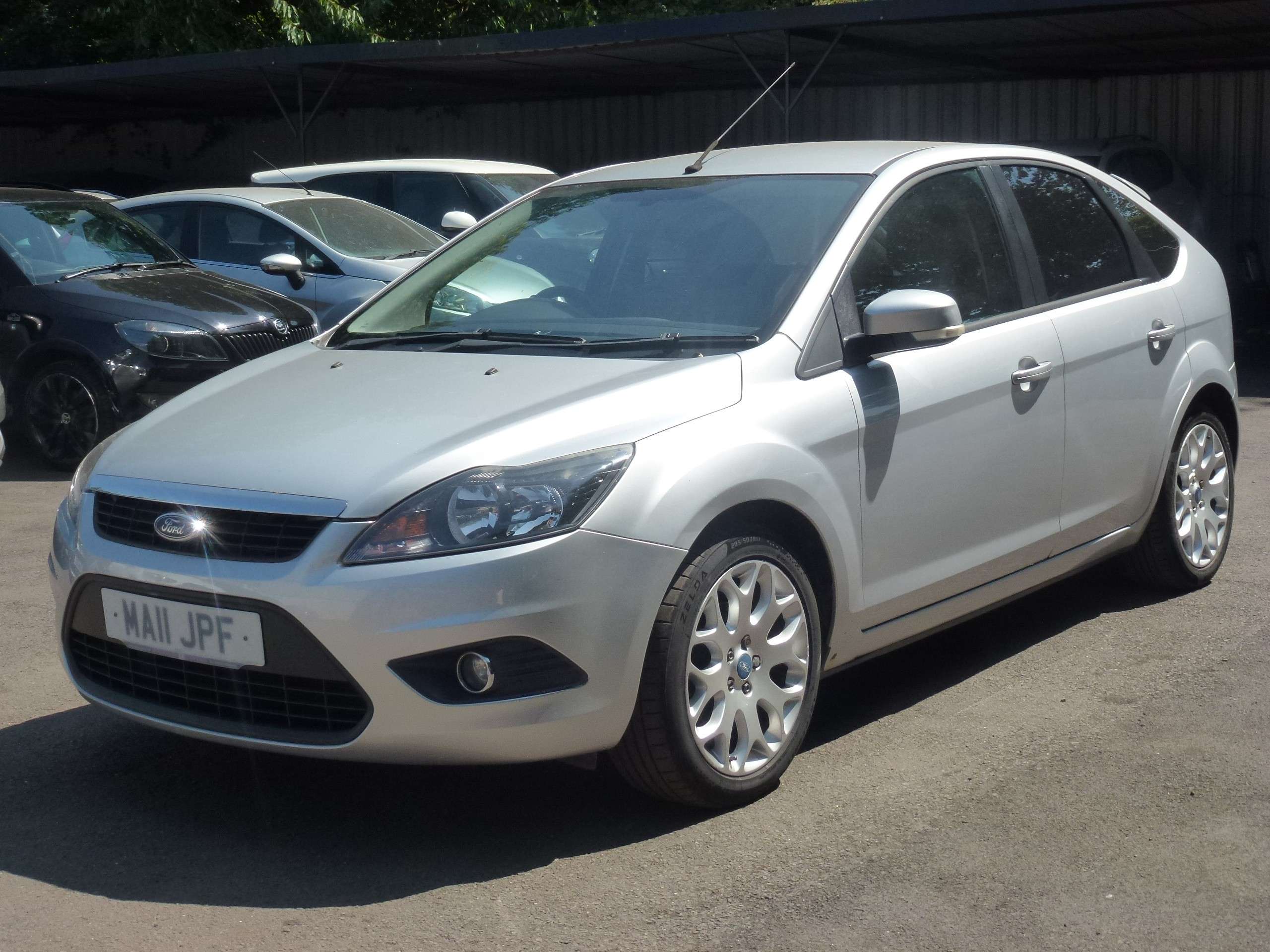 A 2011 FORD FOCUS 1.6 Zetec Hatchback 5dr Petrol Manual (159 g/km, 99 bhp) A 2011 FORD FOCUS 1.6 Zetec Hatchback 5dr Petrol Manual (159 g/km, 99 bhp)