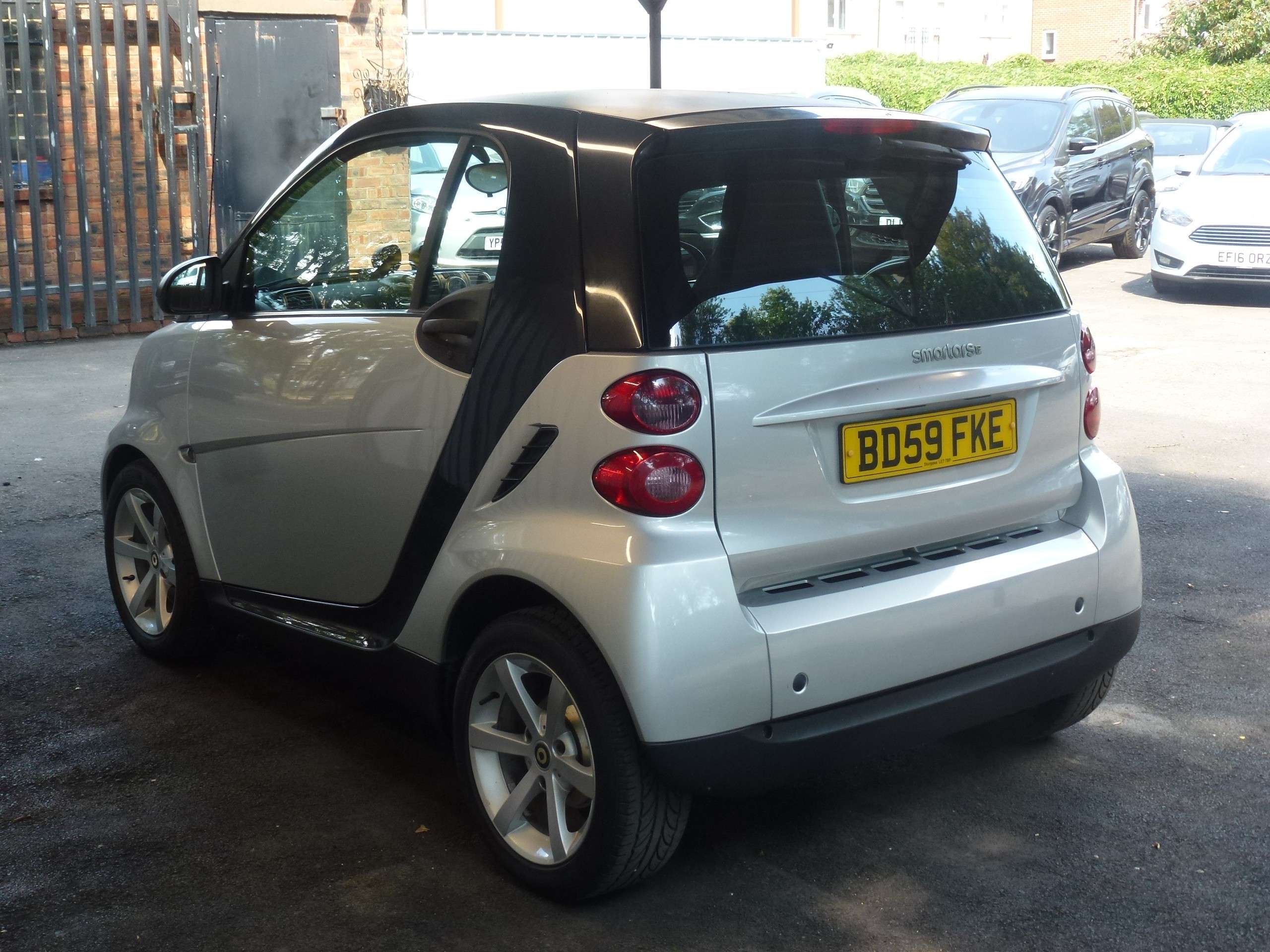 A 2009 SMART FORTWO 1.0 MHD Pulse Coupe 2dr Petrol Auto Euro 4 (71 bhp) A 2009 SMART FORTWO 1.0 MHD Pulse Coupe 2dr Petrol Auto Euro 4 (71 bhp)