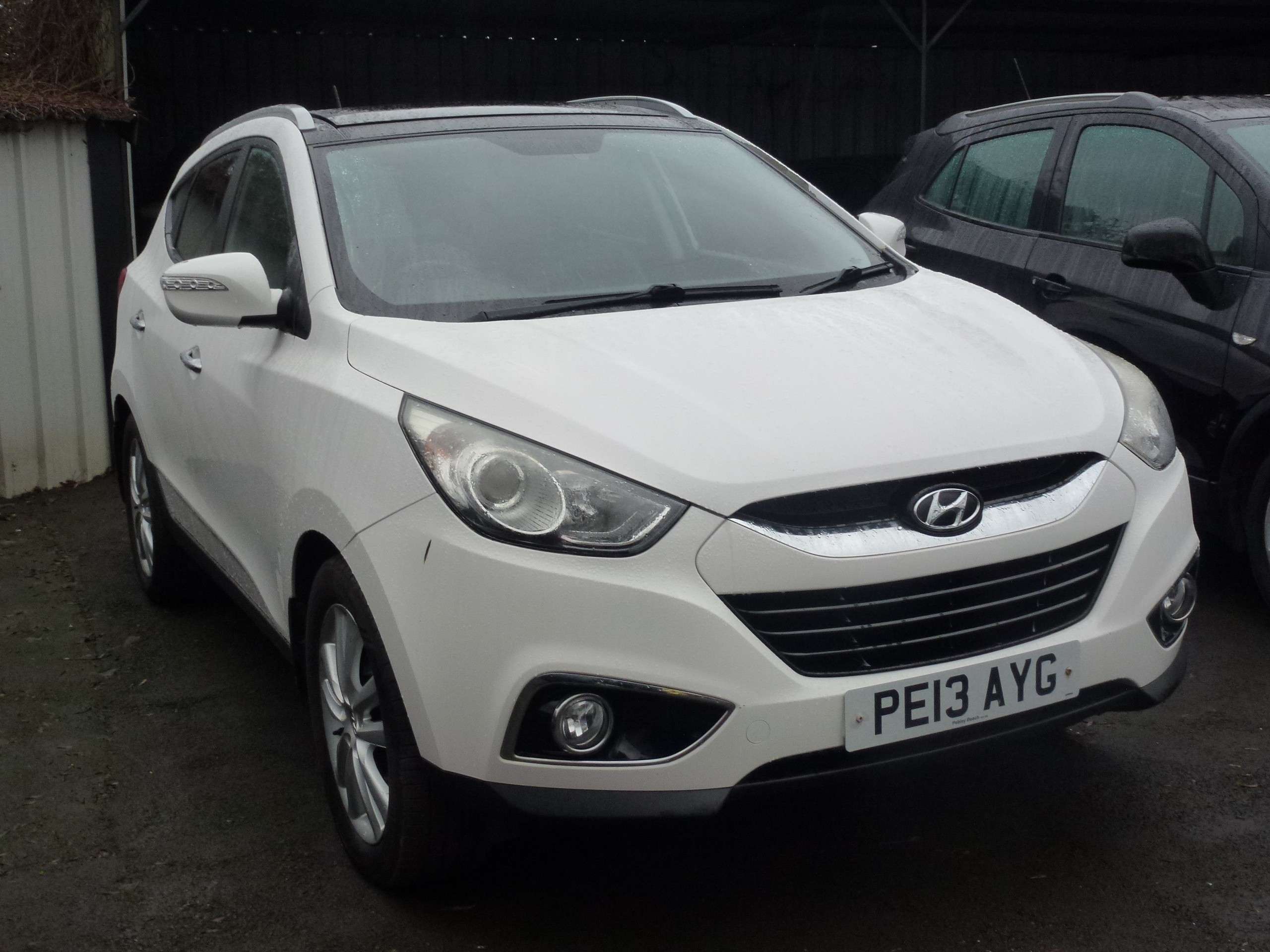 A 2013 HYUNDAI IX35 2.0 CRDi Premium SUV 5dr Diesel Auto 4WD Euro 5 (184 ps) A 2013 HYUNDAI IX35 2.0 CRDi Premium SUV 5dr Diesel Auto 4WD Euro 5 (184 ps)