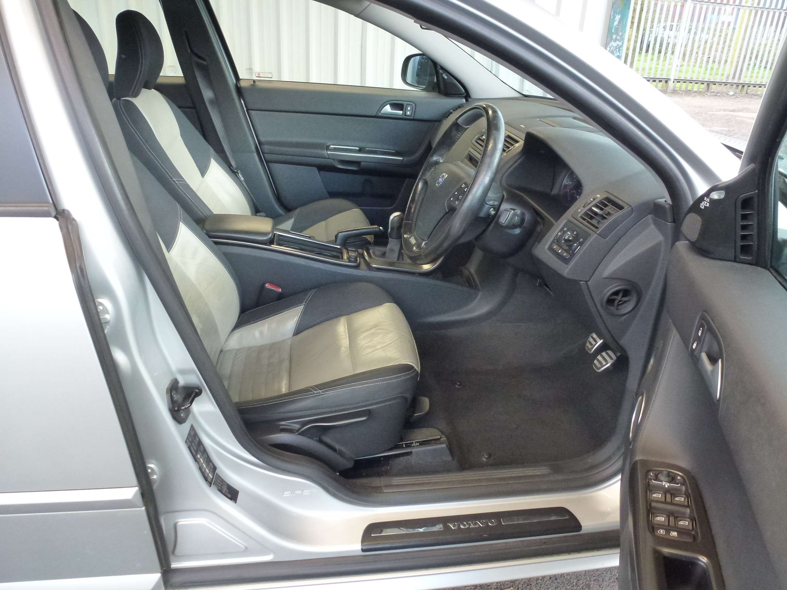 2009 VOLVO S40 2009 VOLVO S40