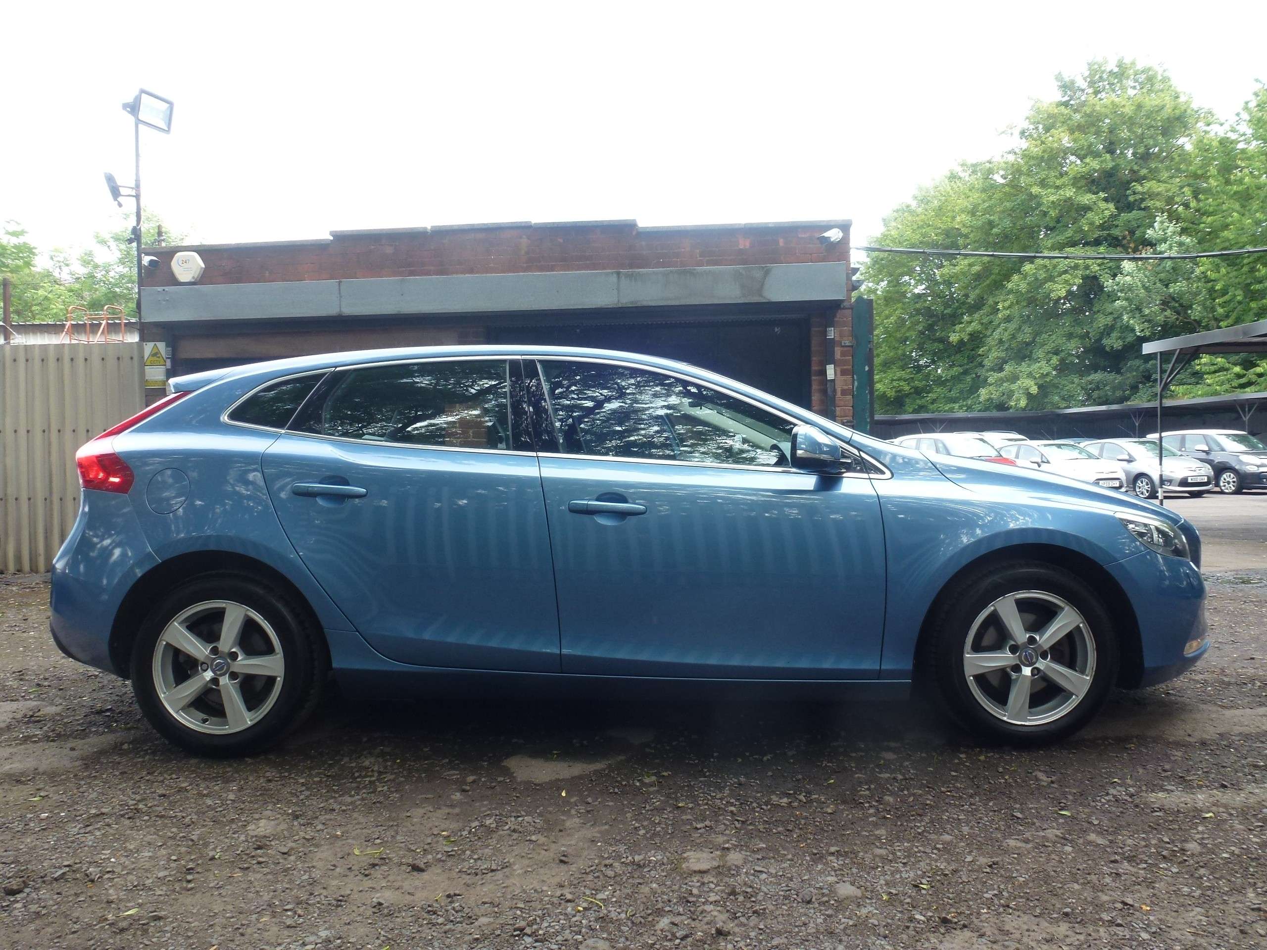 2015 VOLVO V40 2015 VOLVO V40