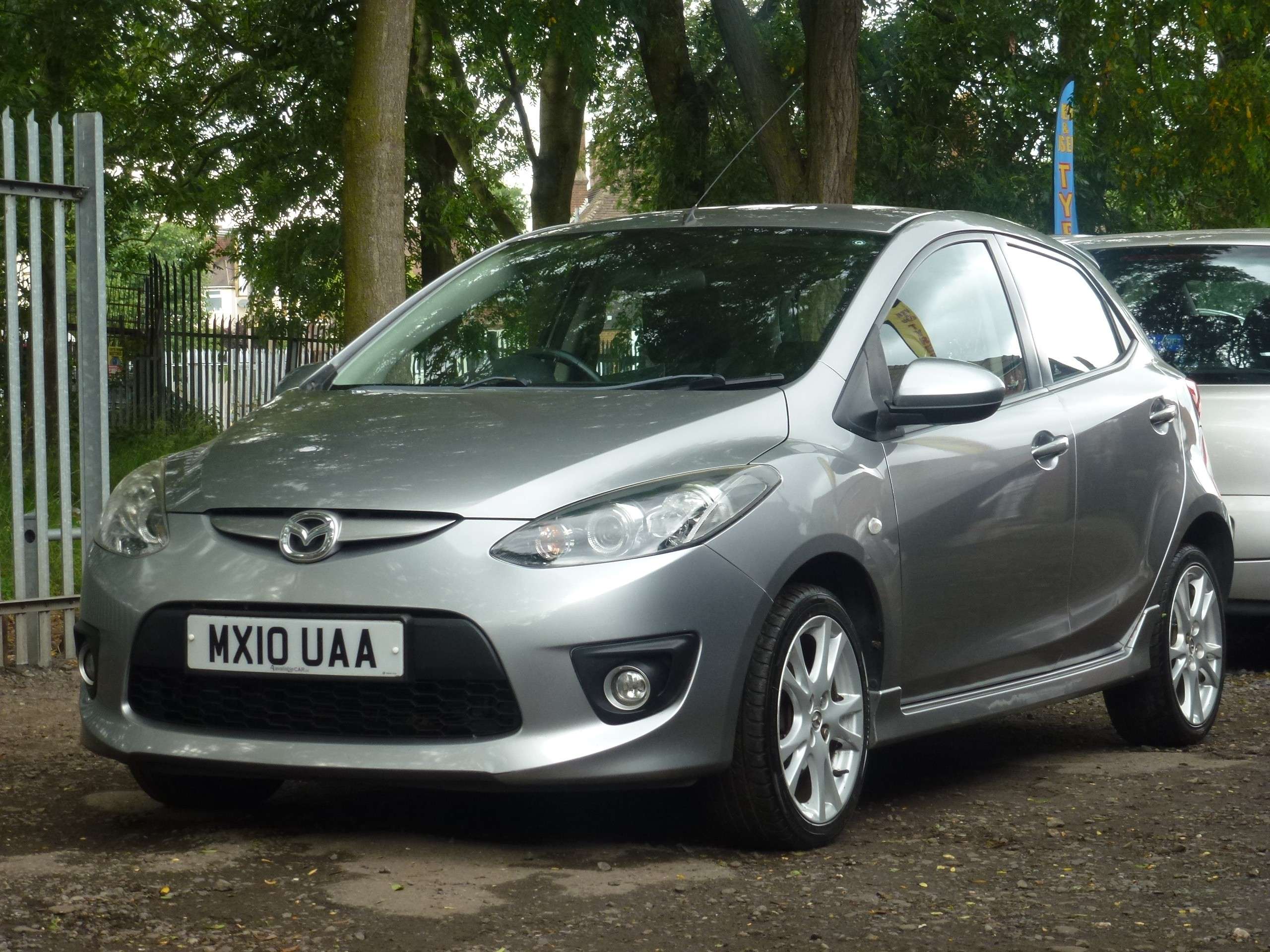 A 2010 MAZDA MAZDA2 1.3 Tamura Hatchback 5dr Petrol Manual Euro 4 (86 ps) A 2010 MAZDA MAZDA2 1.3 Tamura Hatchback 5dr Petrol Manual Euro 4 (86 ps)
