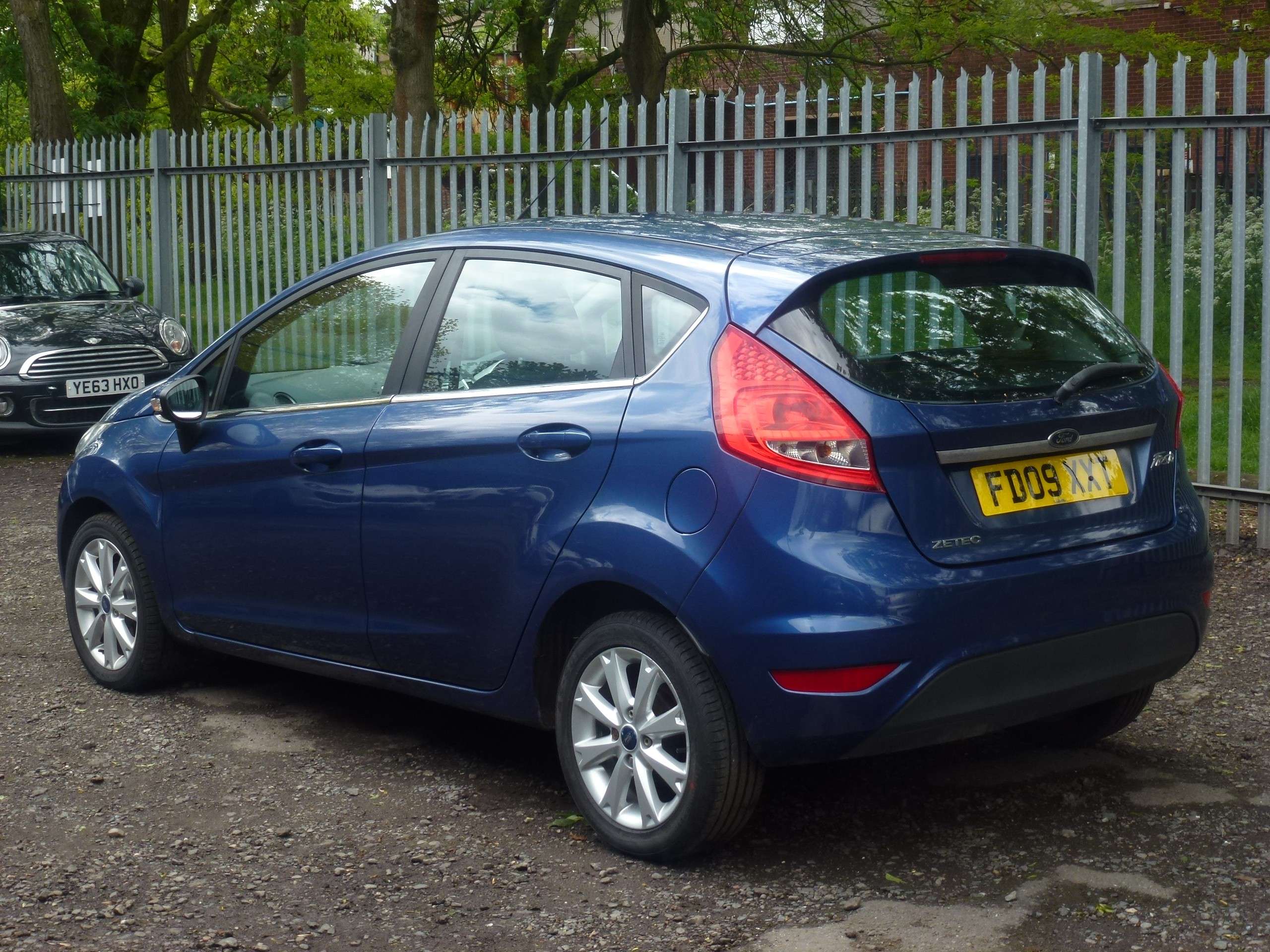 A 2009 FORD FIESTA 1.4 Zetec Hatchback 5dr Petrol Manual (133 g/km, 94 bhp) A 2009 FORD FIESTA 1.4 Zetec Hatchback 5dr Petrol Manual (133 g/km, 94 bhp)
