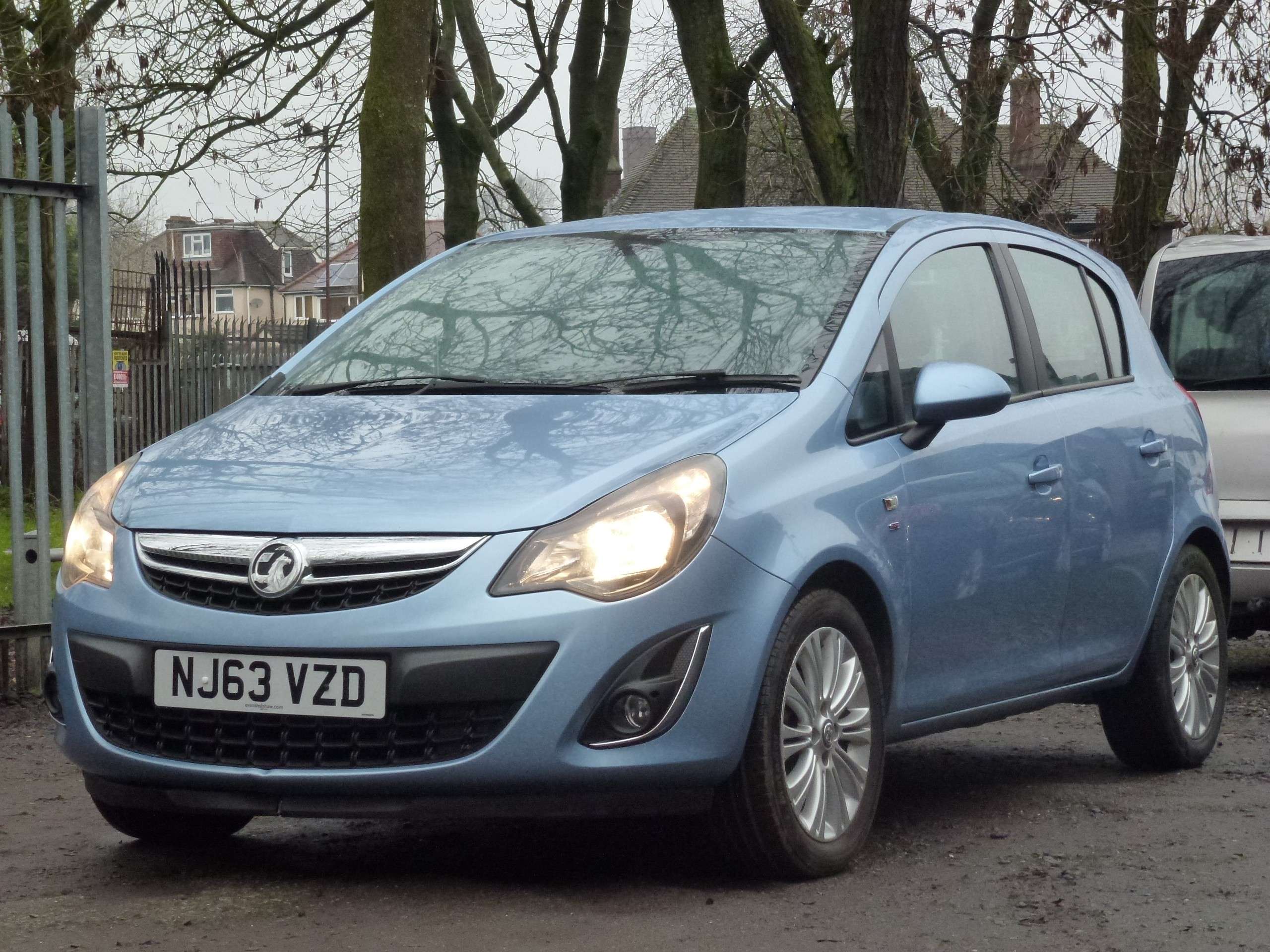 A 2013 VAUXHALL CORSA 1.4 16V SE Hatchback 5dr Petrol Manual Wide Ratio Euro 5 (100 ps) A 2013 VAUXHALL CORSA 1.4 16V SE Hatchback 5dr Petrol Manual Wide Ratio Euro 5 (100 ps)