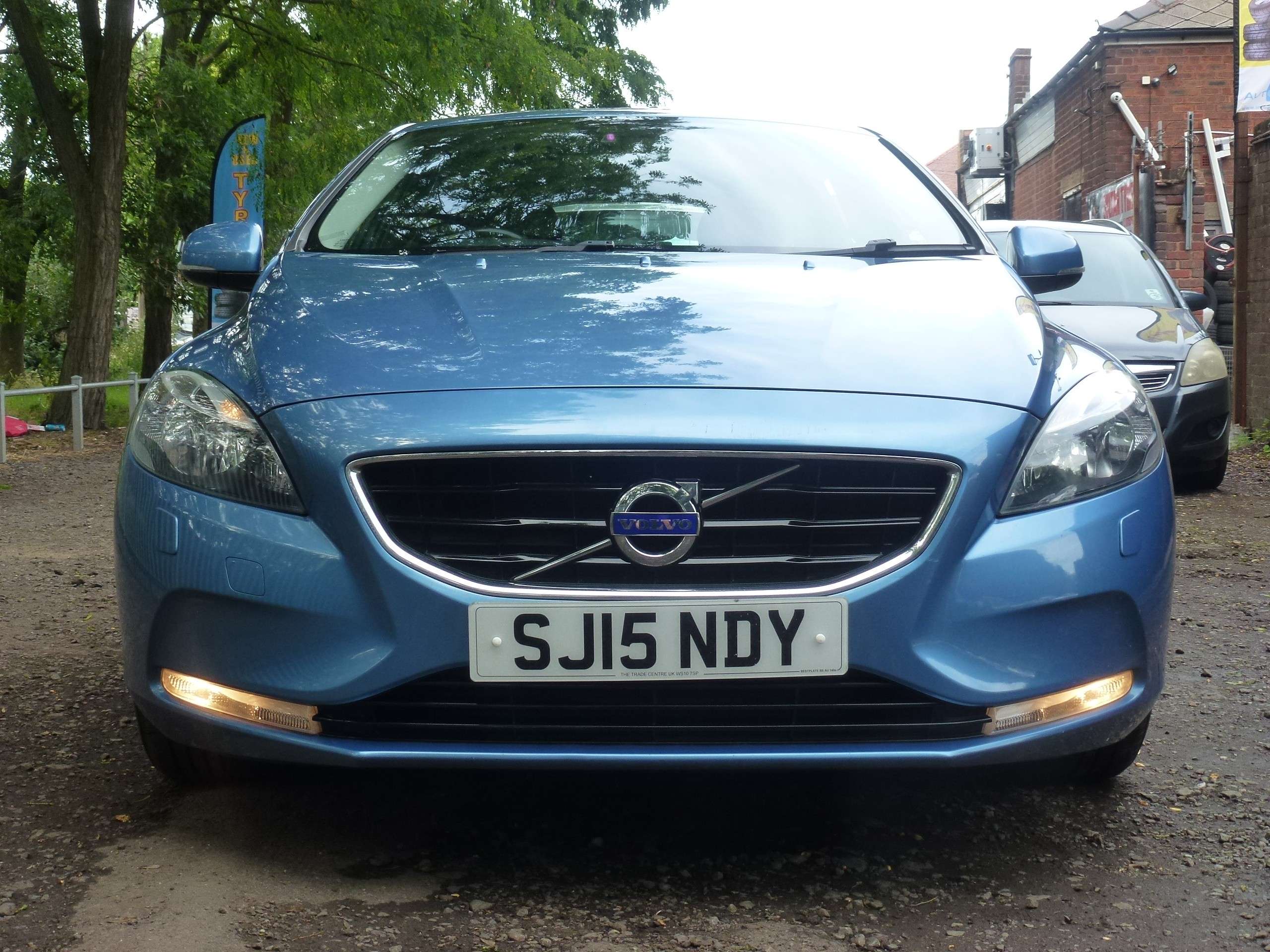 2015 VOLVO V40 2015 VOLVO V40