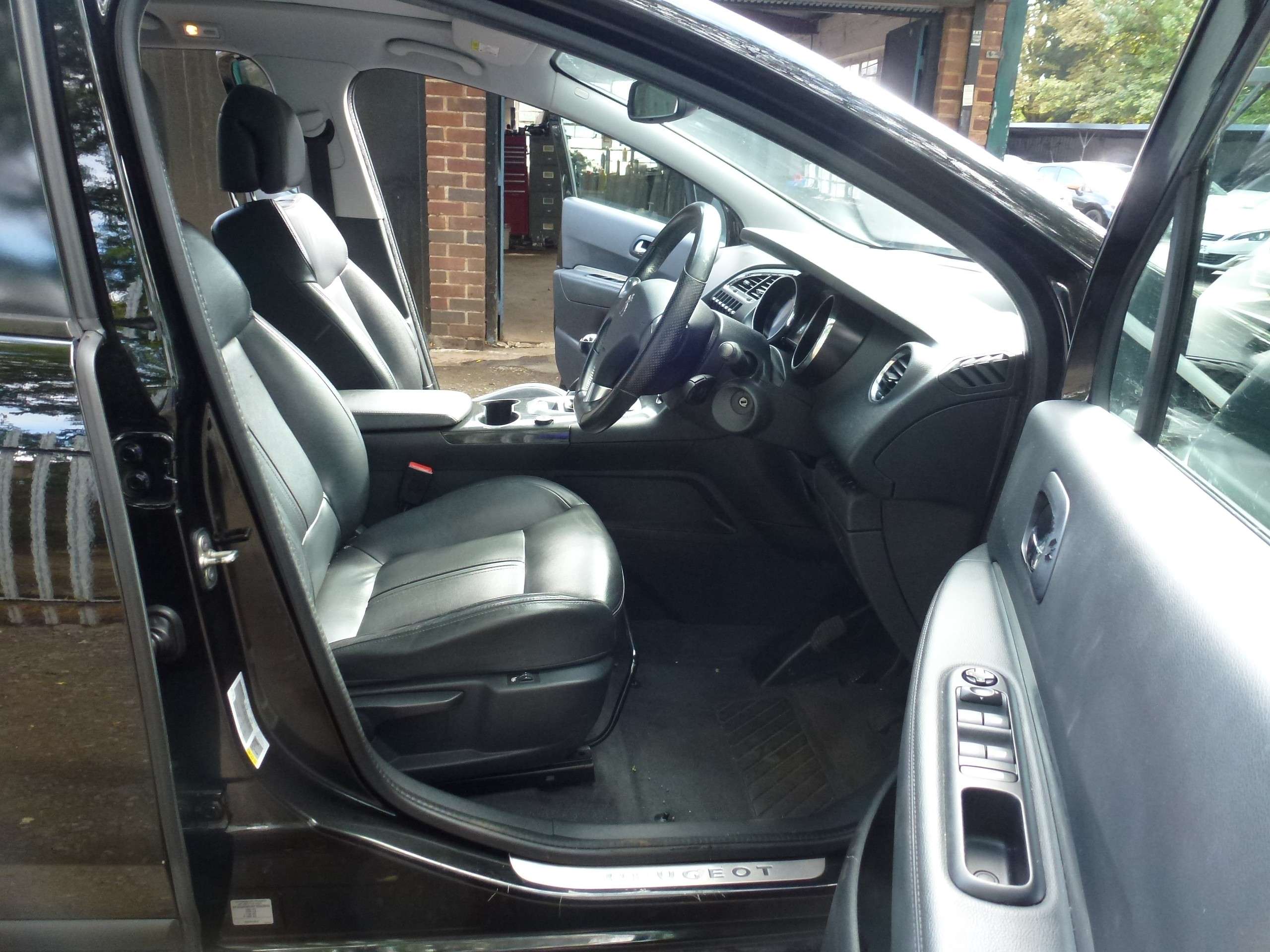 2015 PEUGEOT 3008 2015 PEUGEOT 3008