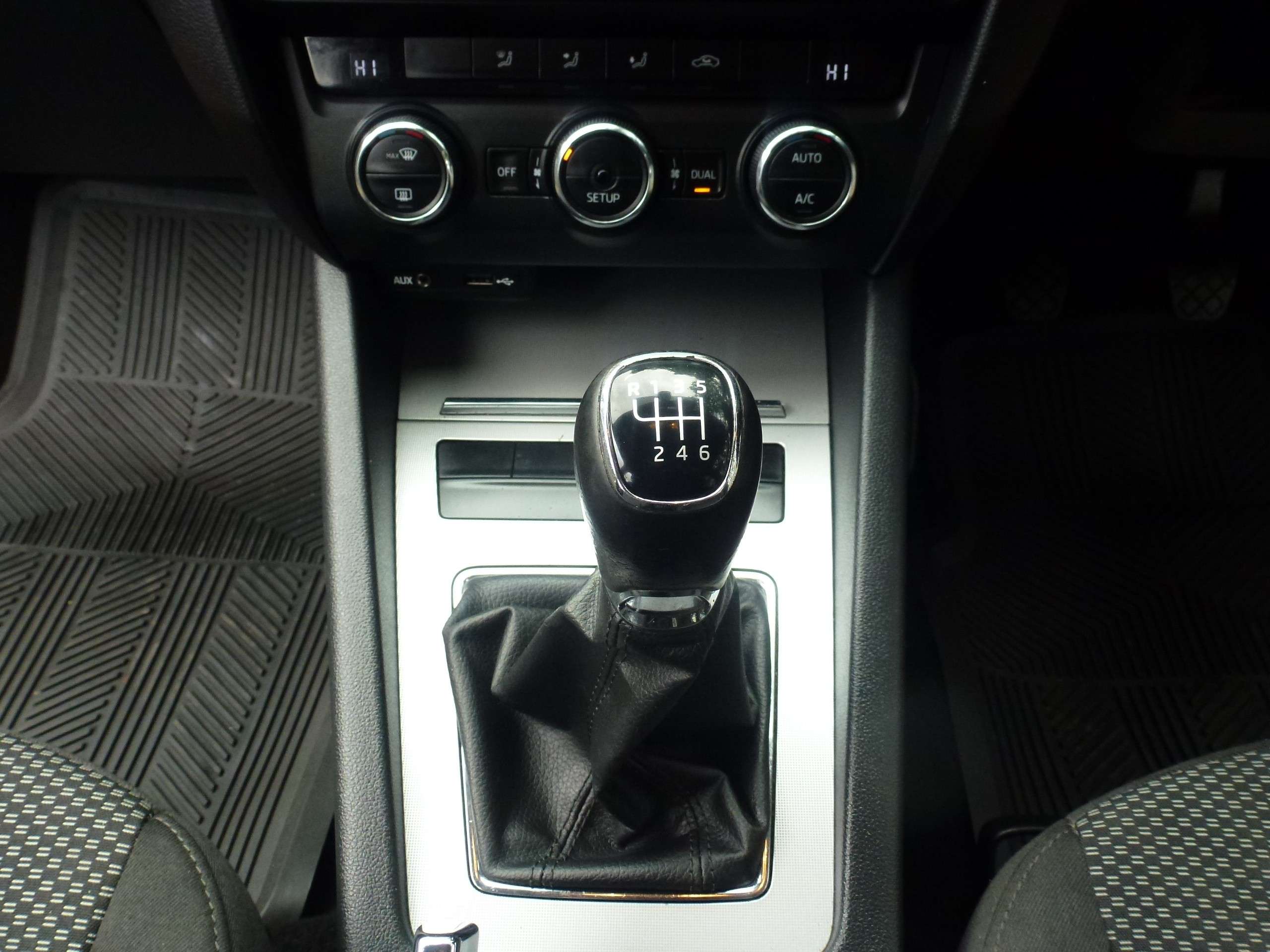 2014 SKODA OCTAVIA 2014 SKODA OCTAVIA