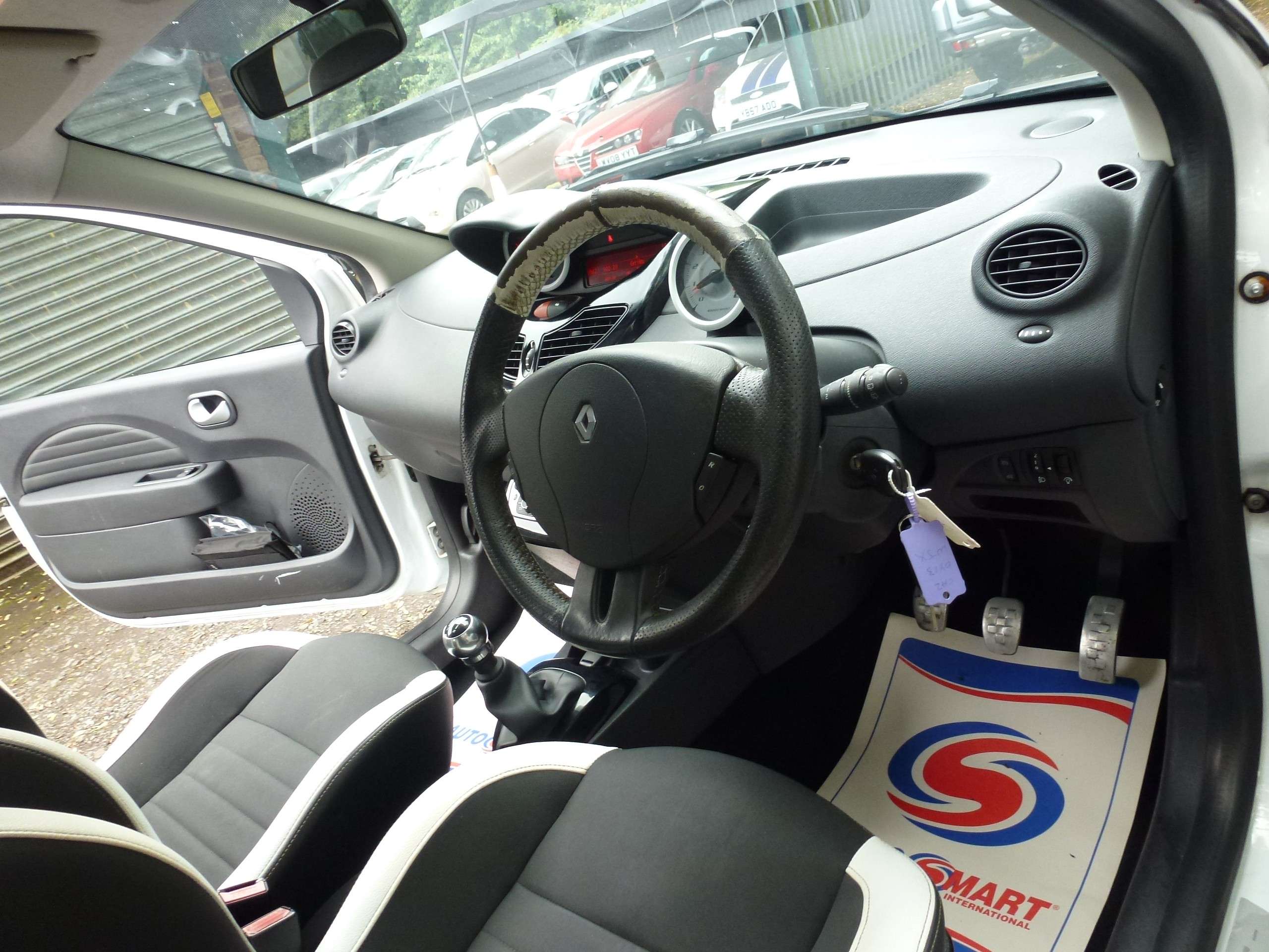 2013 RENAULT TWINGO 2013 RENAULT TWINGO