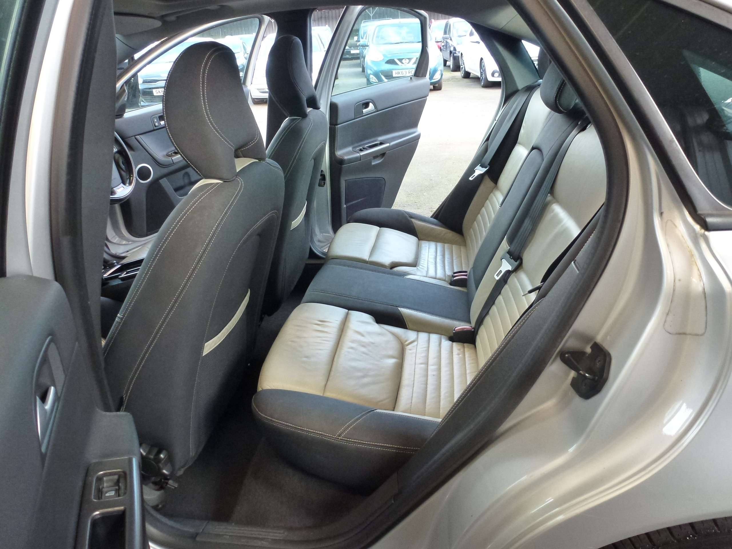 2009 VOLVO S40 2009 VOLVO S40