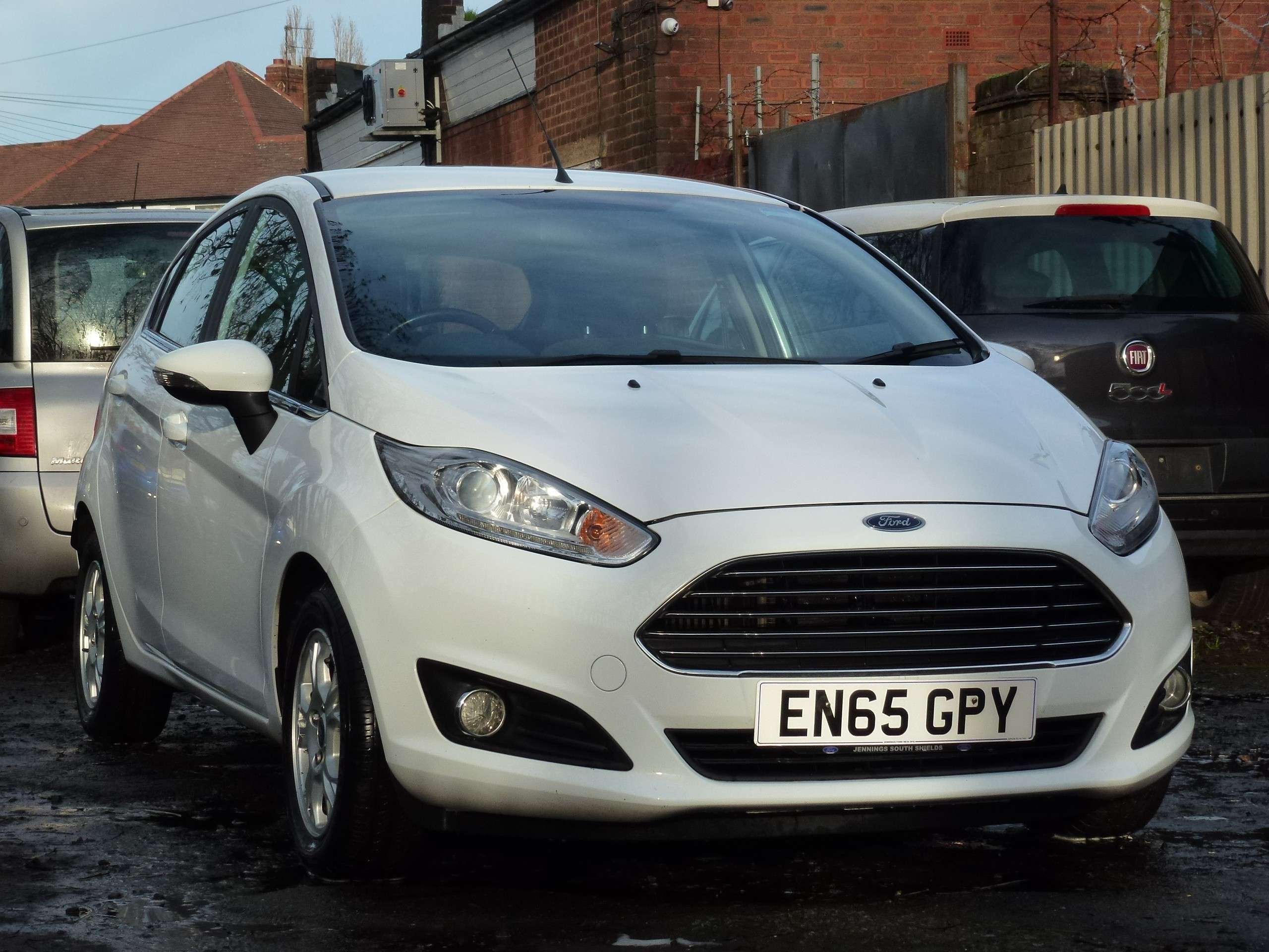 A 2015 FORD FIESTA 1.5 TDCi ECOnetic Zetec Hatchback 5dr Diesel Manual Euro 6 (s/s) (95 ps) A 2015 FORD FIESTA 1.5 TDCi ECOnetic Zetec Hatchback 5dr Diesel Manual Euro 6 (s/s) (95 ps)