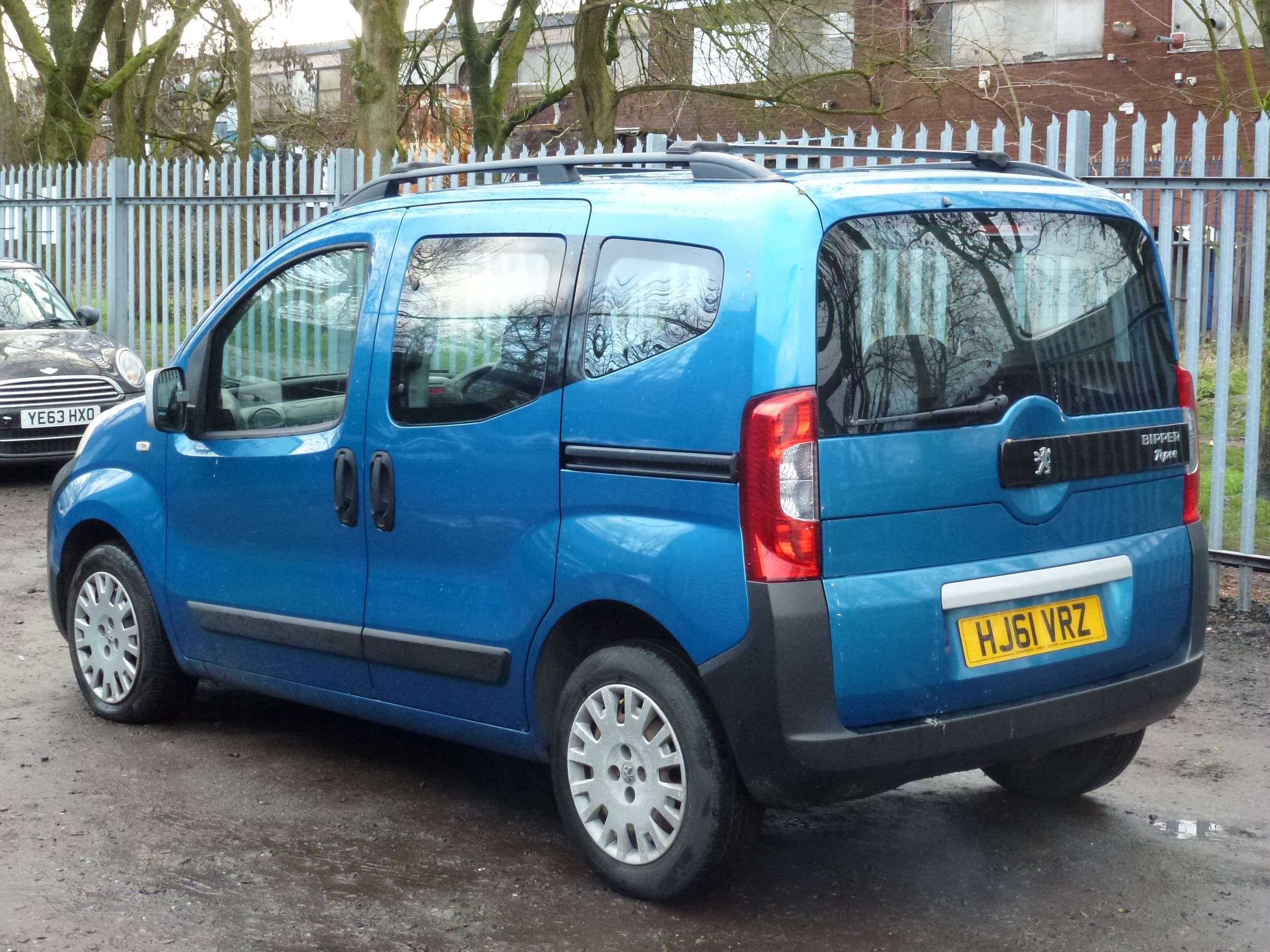 A 2011 PEUGEOT BIPPER TEPEE 1.3 HDi Outdoor MPV 5dr Diesel Manual Euro 5 (75 ps) A 2011 PEUGEOT BIPPER TEPEE 1.3 HDi Outdoor MPV 5dr Diesel Manual Euro 5 (75 ps)