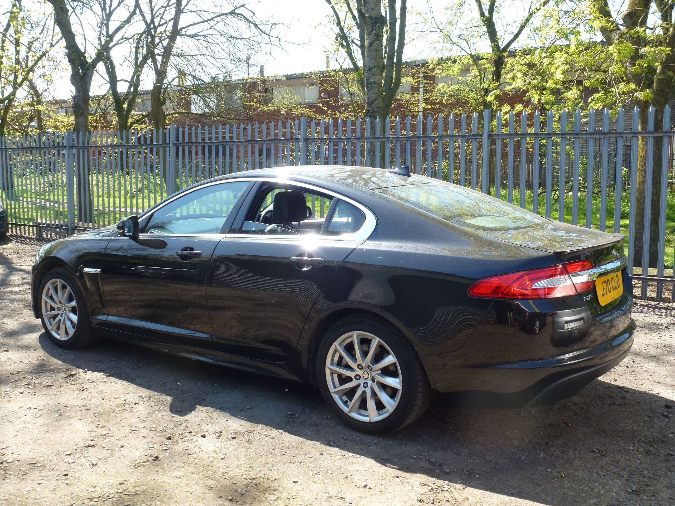 A 2013 JAGUAR XF 2.2d Sport Saloon 4dr Diesel Auto Euro 5 (s/s) (200 ps) A 2013 JAGUAR XF 2.2d Sport Saloon 4dr Diesel Auto Euro 5 (s/s) (200 ps)