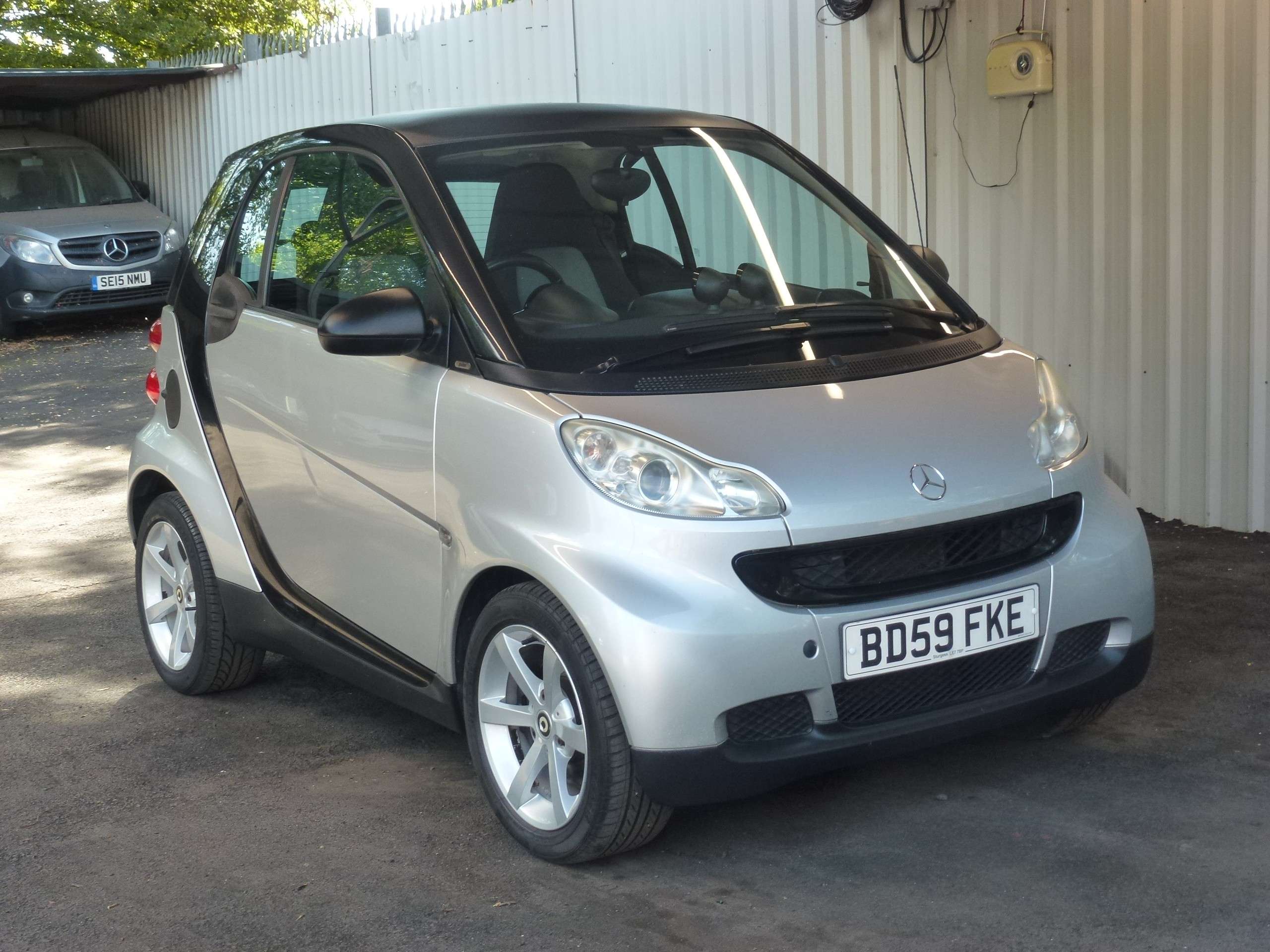 A 2009 SMART FORTWO 1.0 MHD Pulse Coupe 2dr Petrol Auto Euro 4 (71 bhp) A 2009 SMART FORTWO 1.0 MHD Pulse Coupe 2dr Petrol Auto Euro 4 (71 bhp)