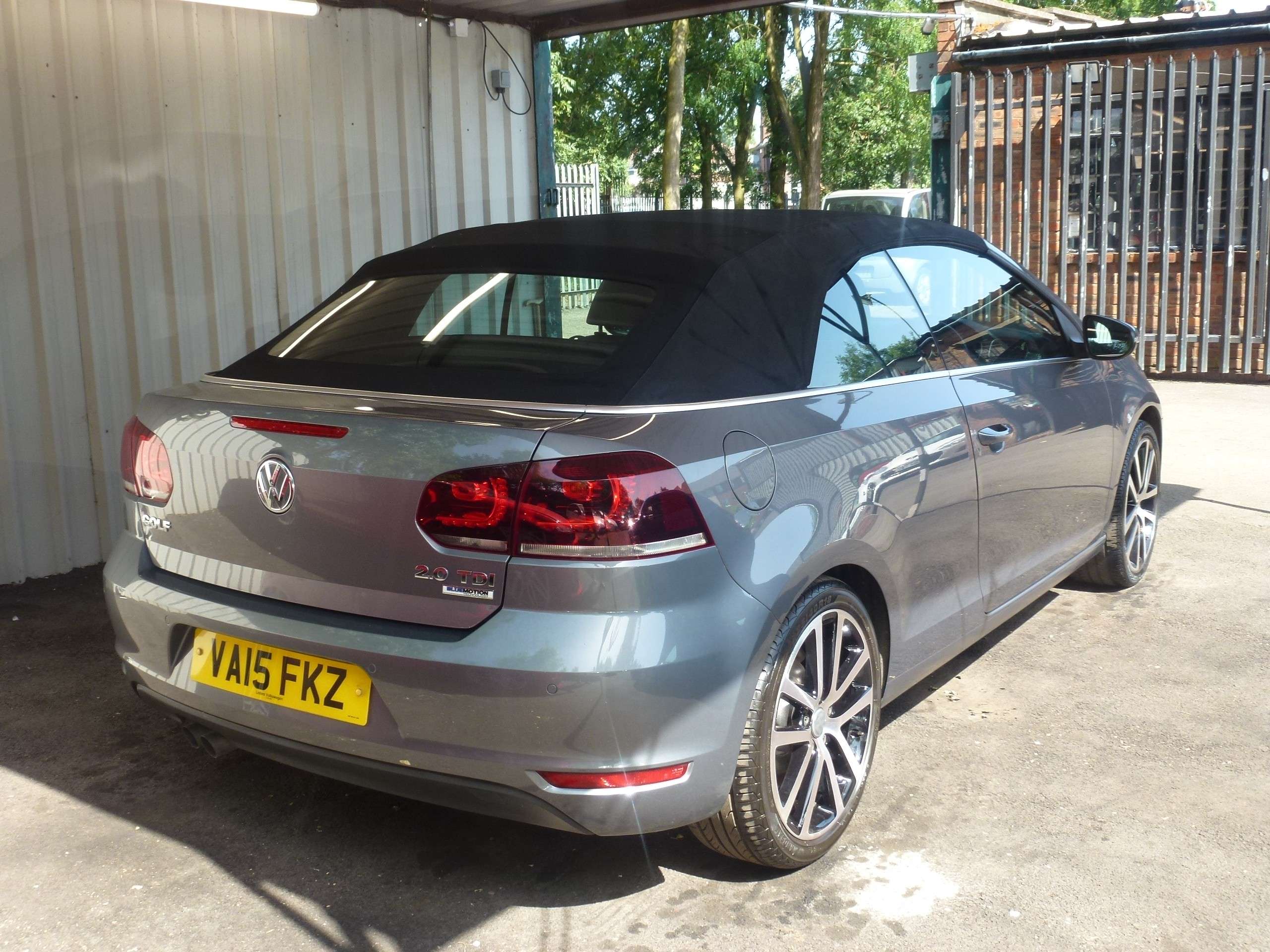 A 2015 VOLKSWAGEN GOLF 2.0 TDI BlueMotion Tech GT Cabriolet 2dr Diesel Manual Euro 5 (s/s) (140 ps) A 2015 VOLKSWAGEN GOLF 2.0 TDI BlueMotion Tech GT Cabriolet 2dr Diesel Manual Euro 5 (s/s) (140 ps)