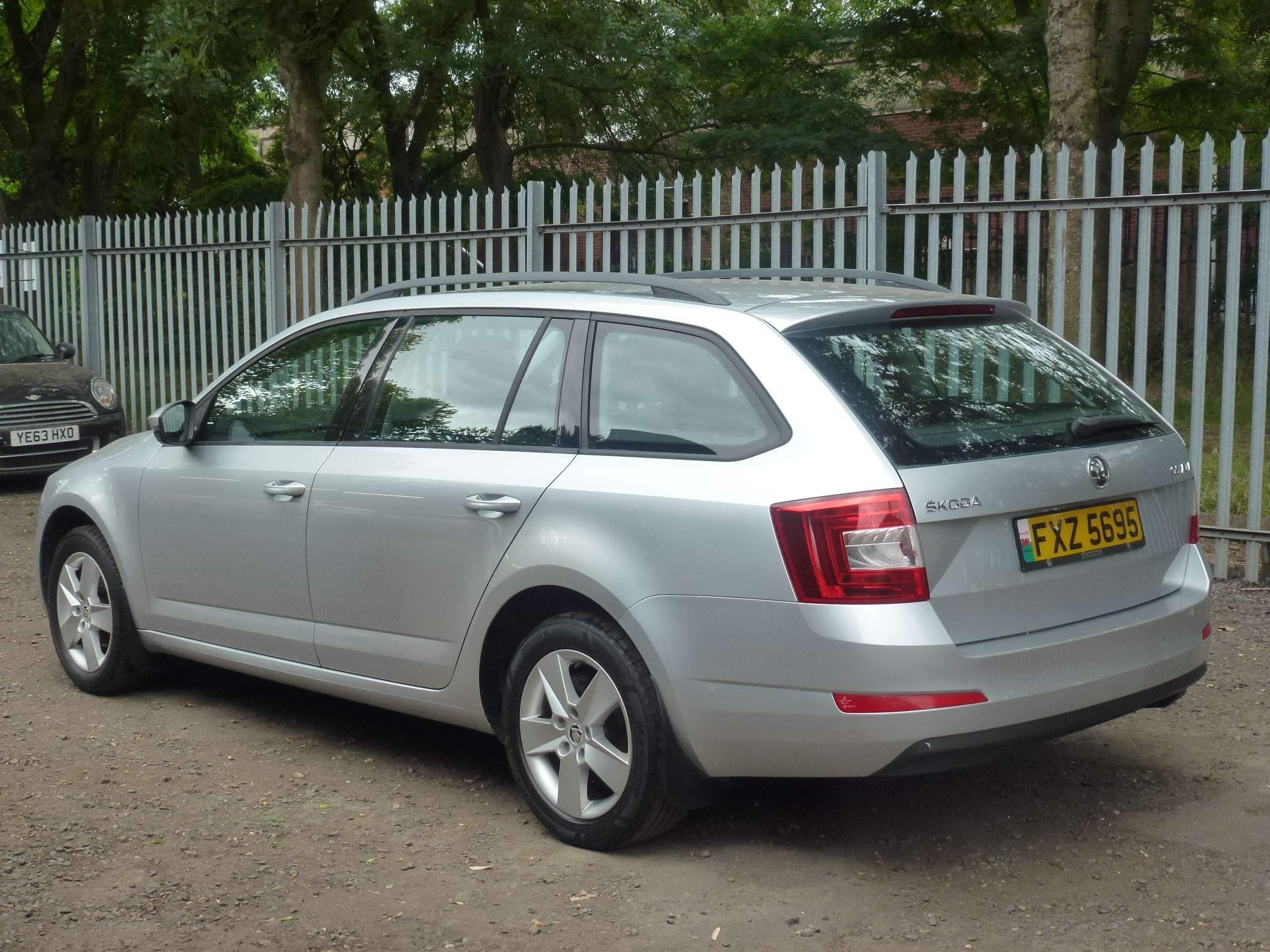 A 2014 SKODA OCTAVIA 1.2 TSI SE Estate 5dr Petrol Manual Euro 5 (s/s) (105 ps) A 2014 SKODA OCTAVIA 1.2 TSI SE Estate 5dr Petrol Manual Euro 5 (s/s) (105 ps)