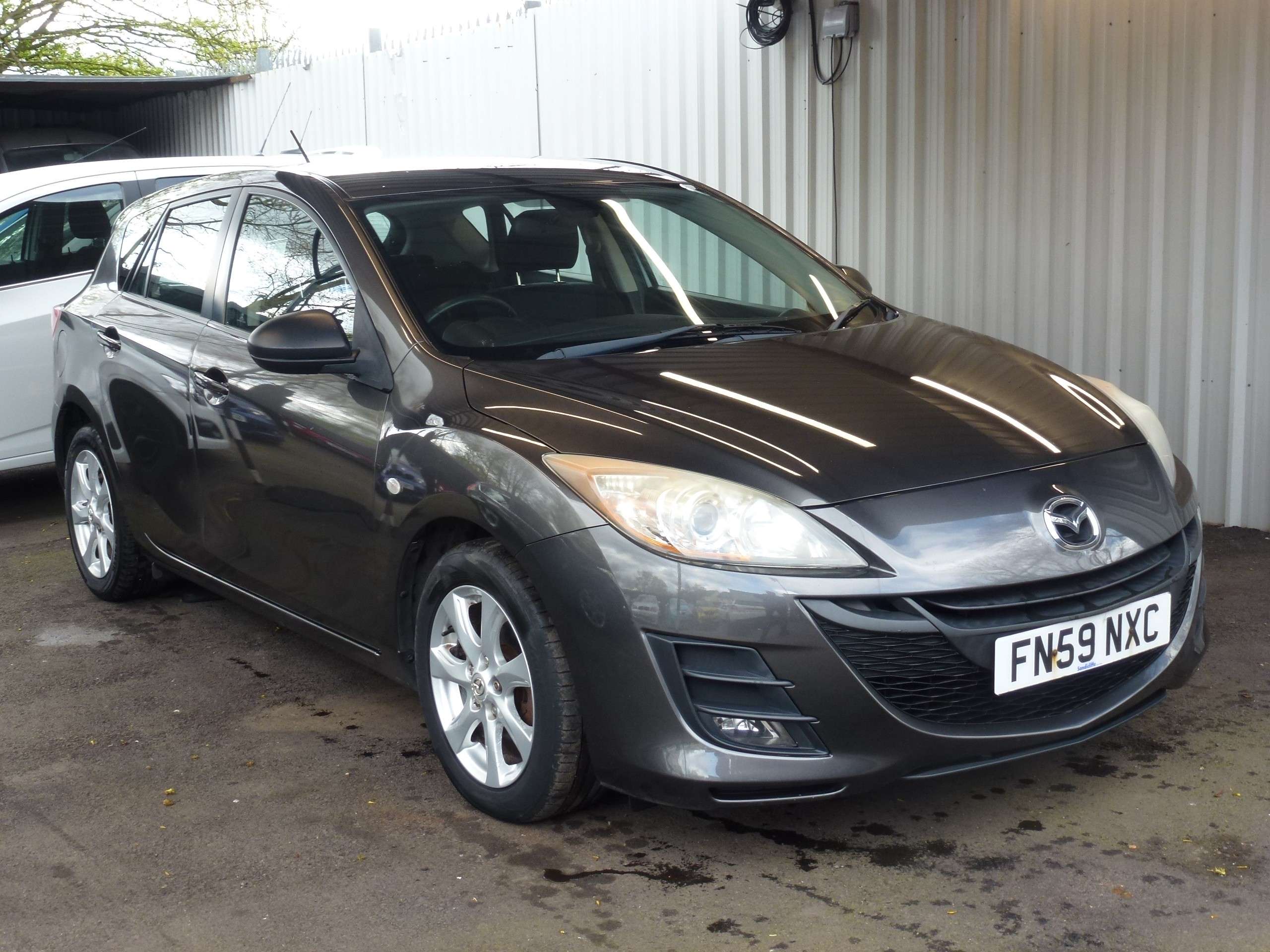 A 2009 MAZDA 3 1.6 TS2 Hatchback 5dr Petrol Manual Euro 4 (105 ps) A 2009 MAZDA 3 1.6 TS2 Hatchback 5dr Petrol Manual Euro 4 (105 ps)