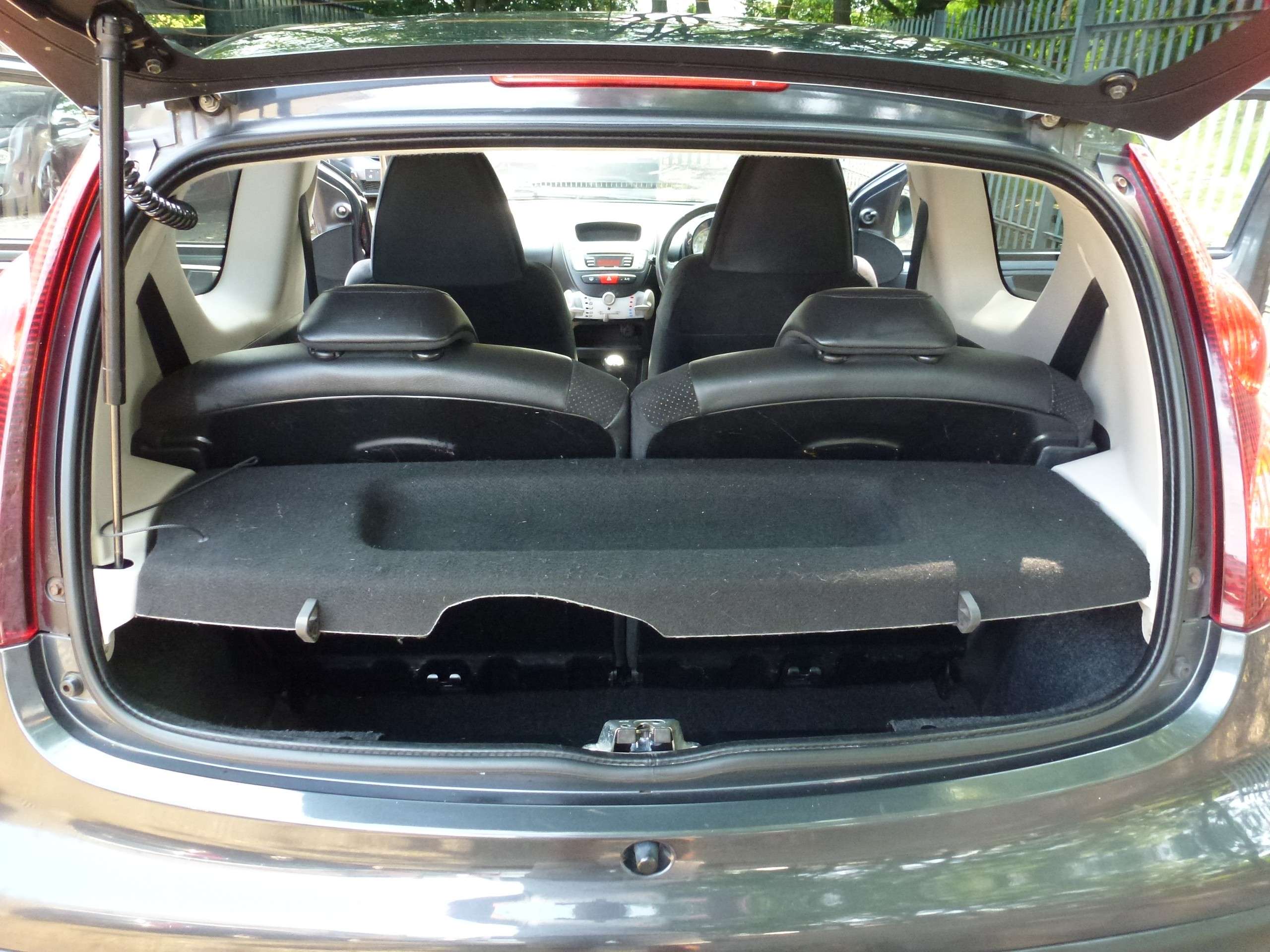 2013 PEUGEOT 107 2013 PEUGEOT 107