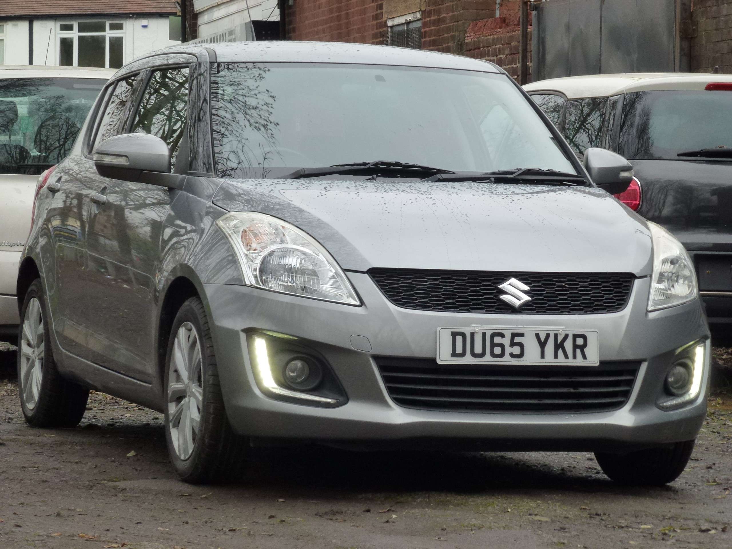 A 2015 SUZUKI SWIFT 1.2 SZ4 Hatchback 5dr Petrol Manual Euro 6 (94 ps) A 2015 SUZUKI SWIFT 1.2 SZ4 Hatchback 5dr Petrol Manual Euro 6 (94 ps)